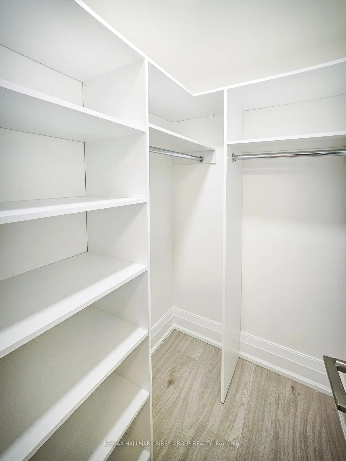 Photo 9 of Unit Basement, 63 Fairholme Avenue, Toronto, Englemount-Lawrence — HOMEH