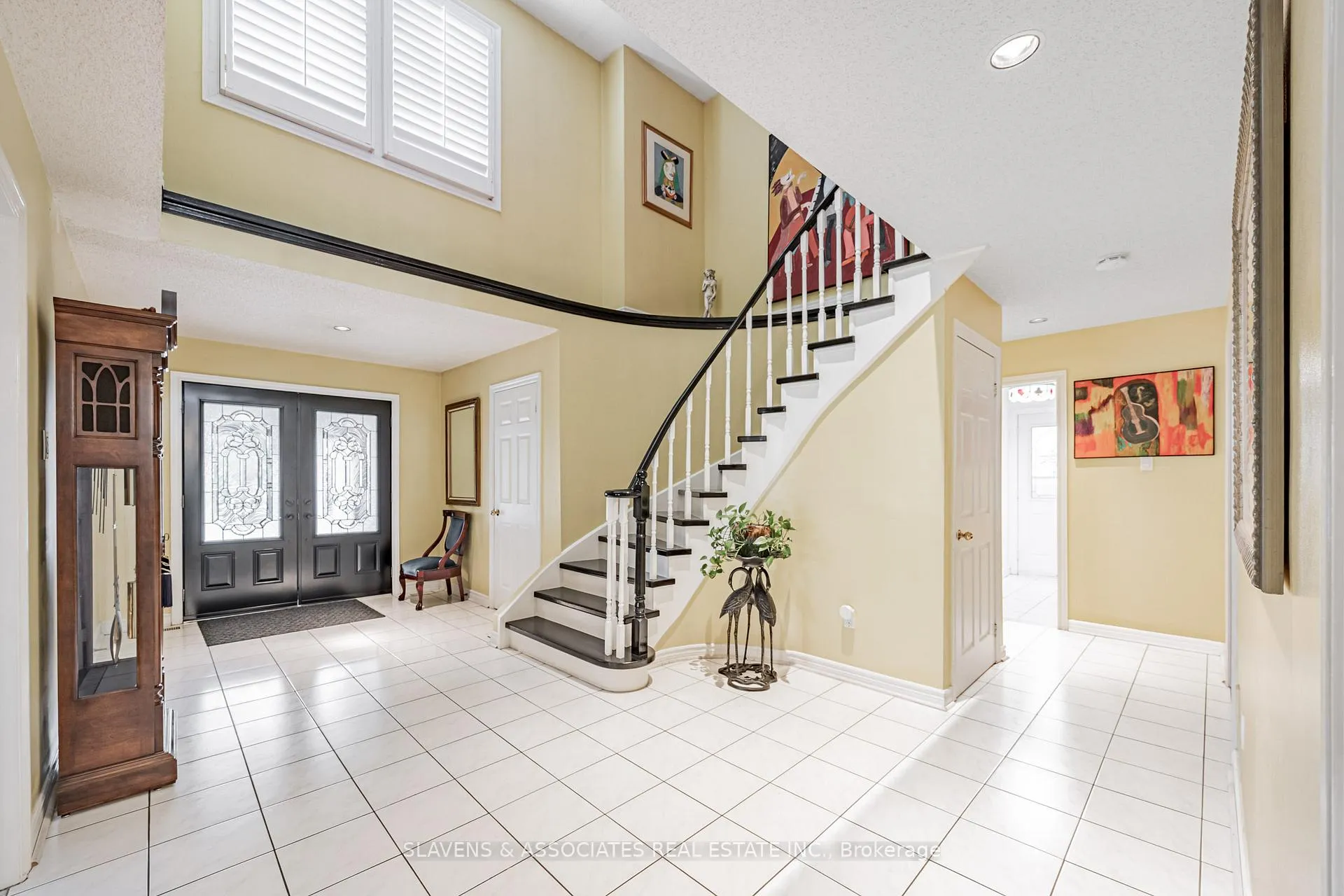 Photo 3 of 1357 Rougemount Drive, Pickering, Rougemount — HOMEH