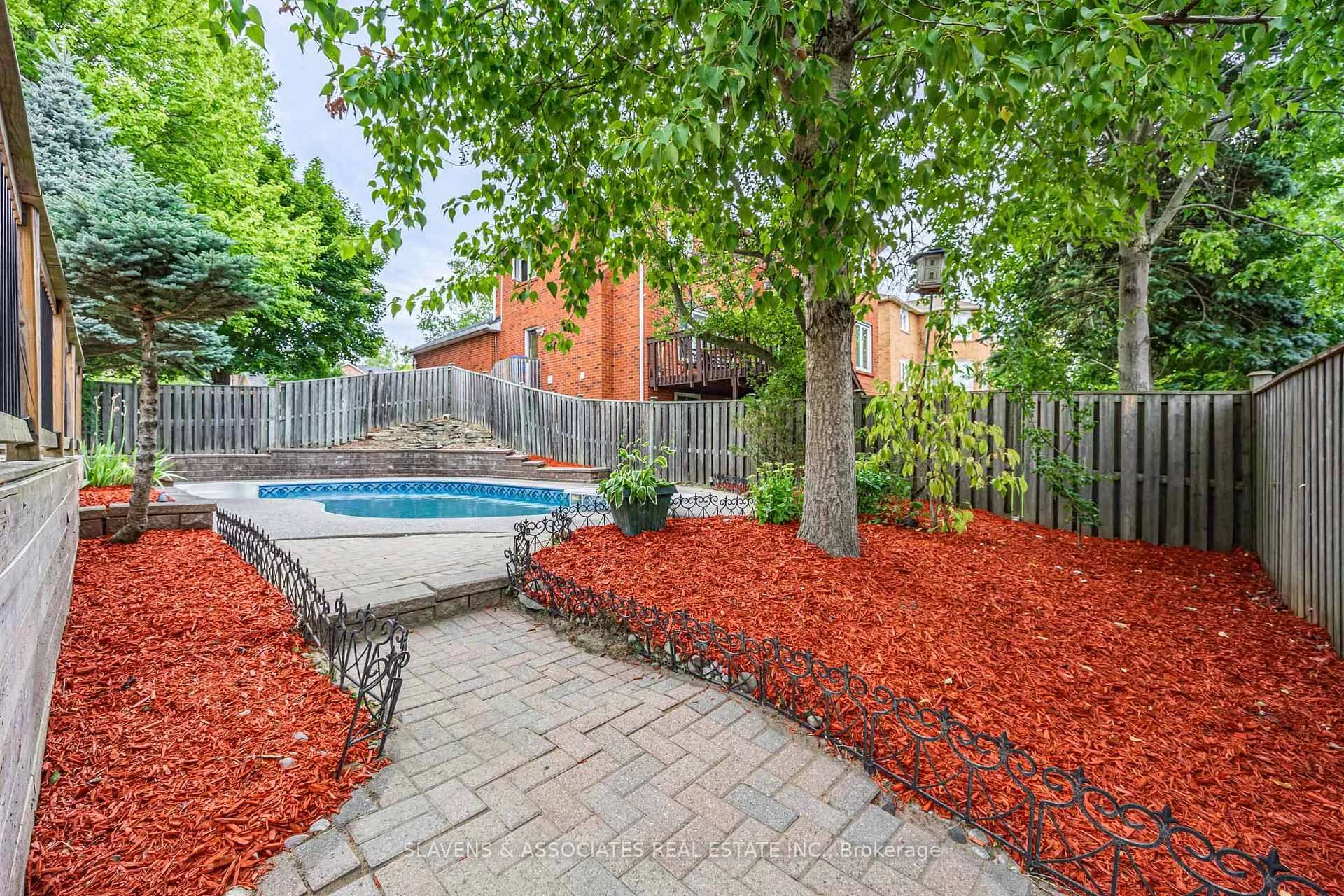 Photo 22 of 1357 Rougemount Drive, Pickering, Rougemount — HOMEH