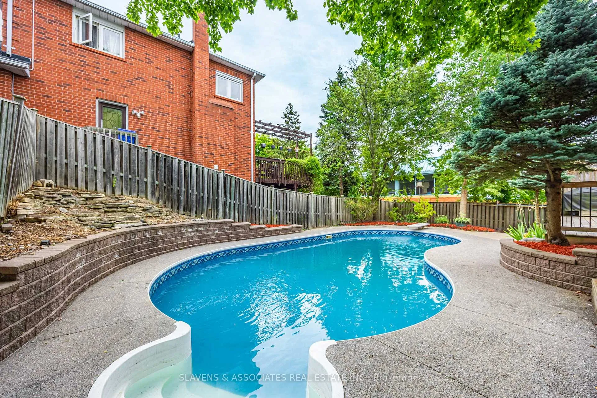 Photo 23 of 1357 Rougemount Drive, Pickering, Rougemount — HOMEH