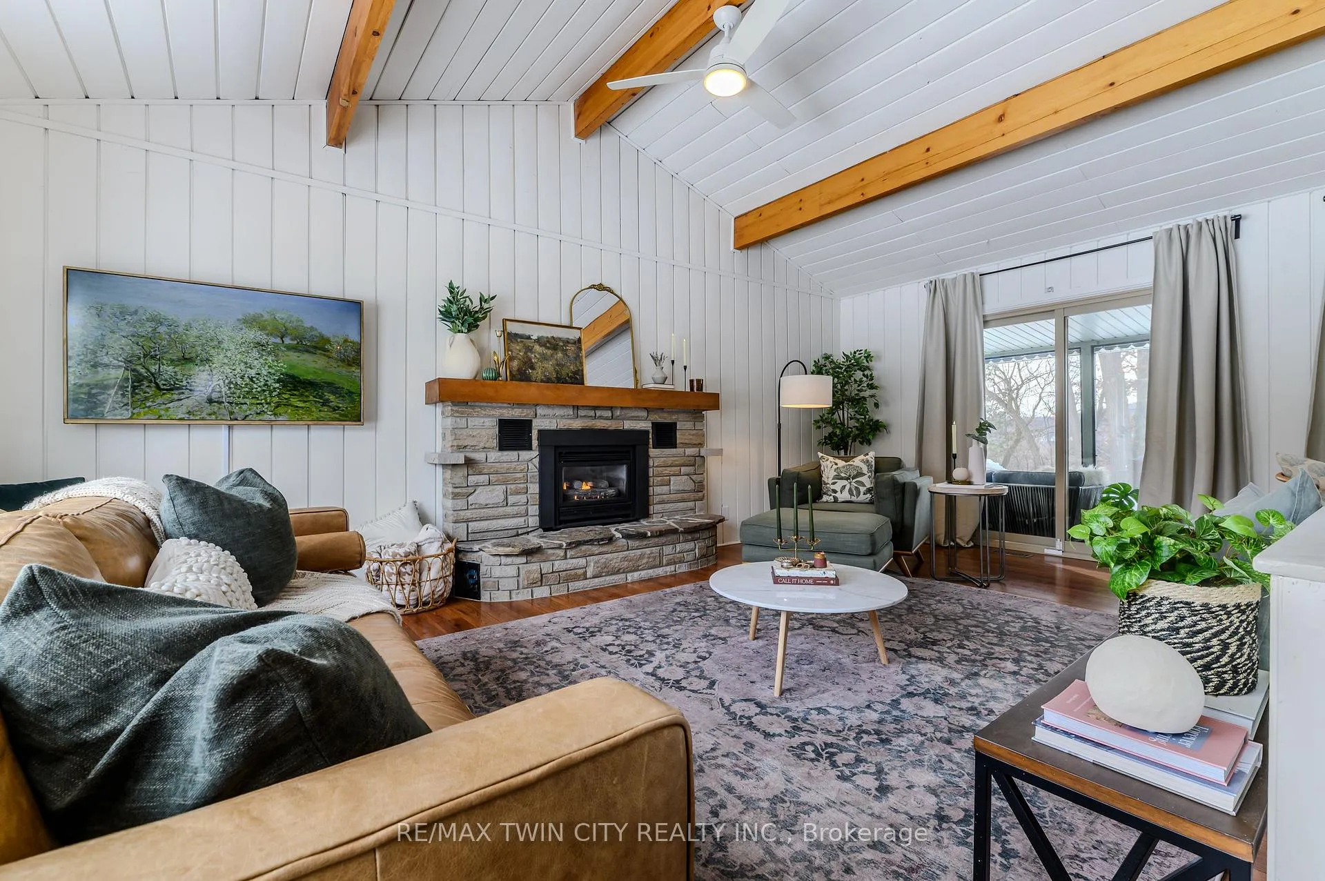 Photo 2 of 60 Curtis Avenue S, Brant, Paris — HOMEH