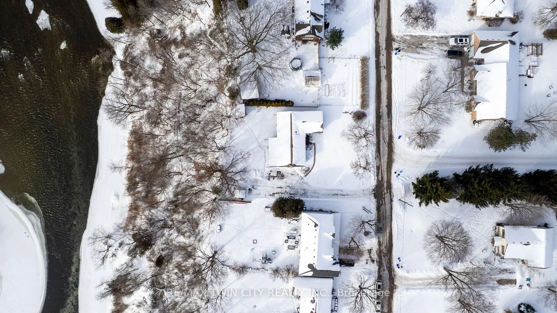 Photo 5 of 60 Curtis Avenue S, Brant, Paris — HOMEH