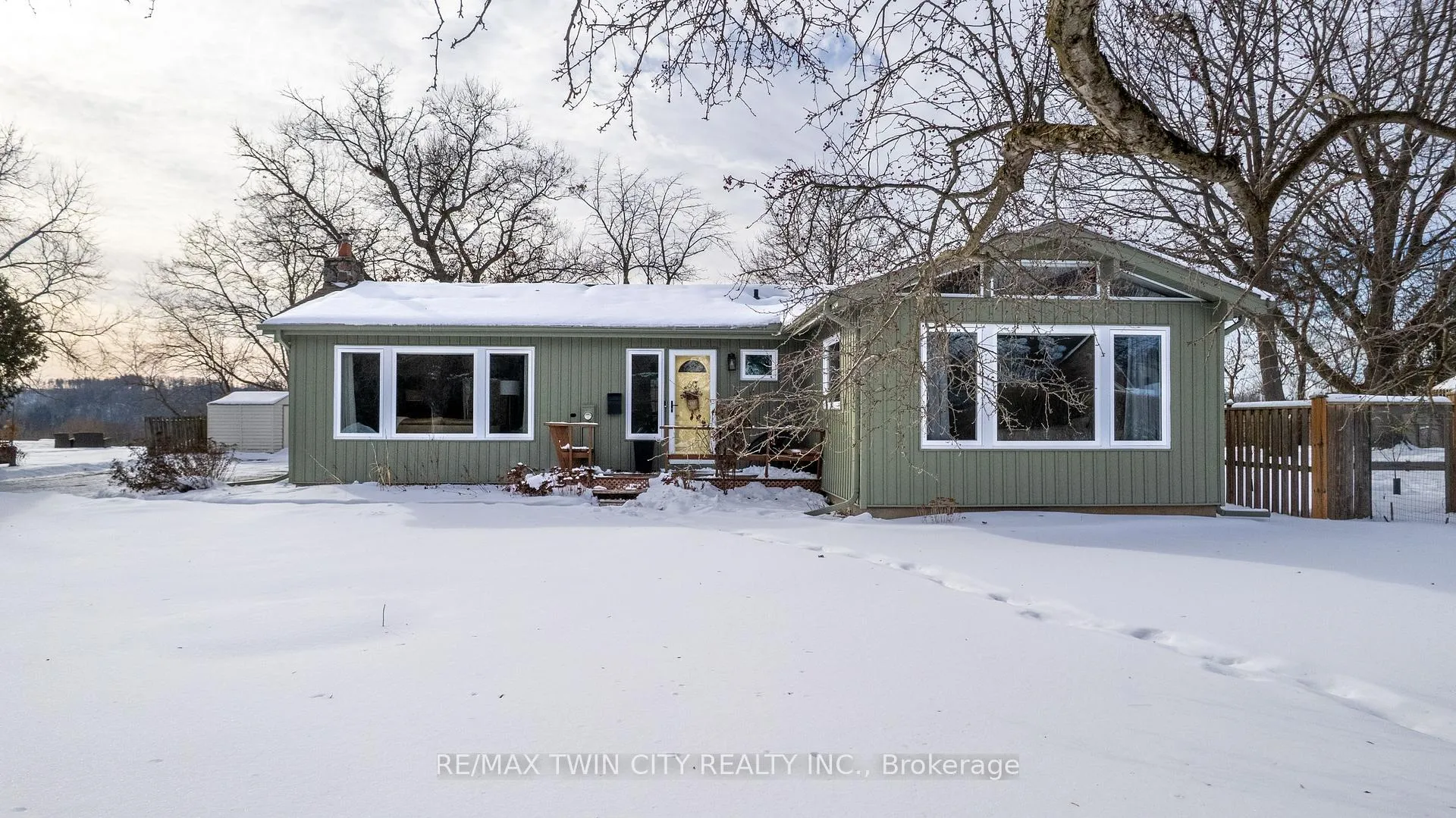 Photo 7 of 60 Curtis Avenue S, Brant, Paris — HOMEH