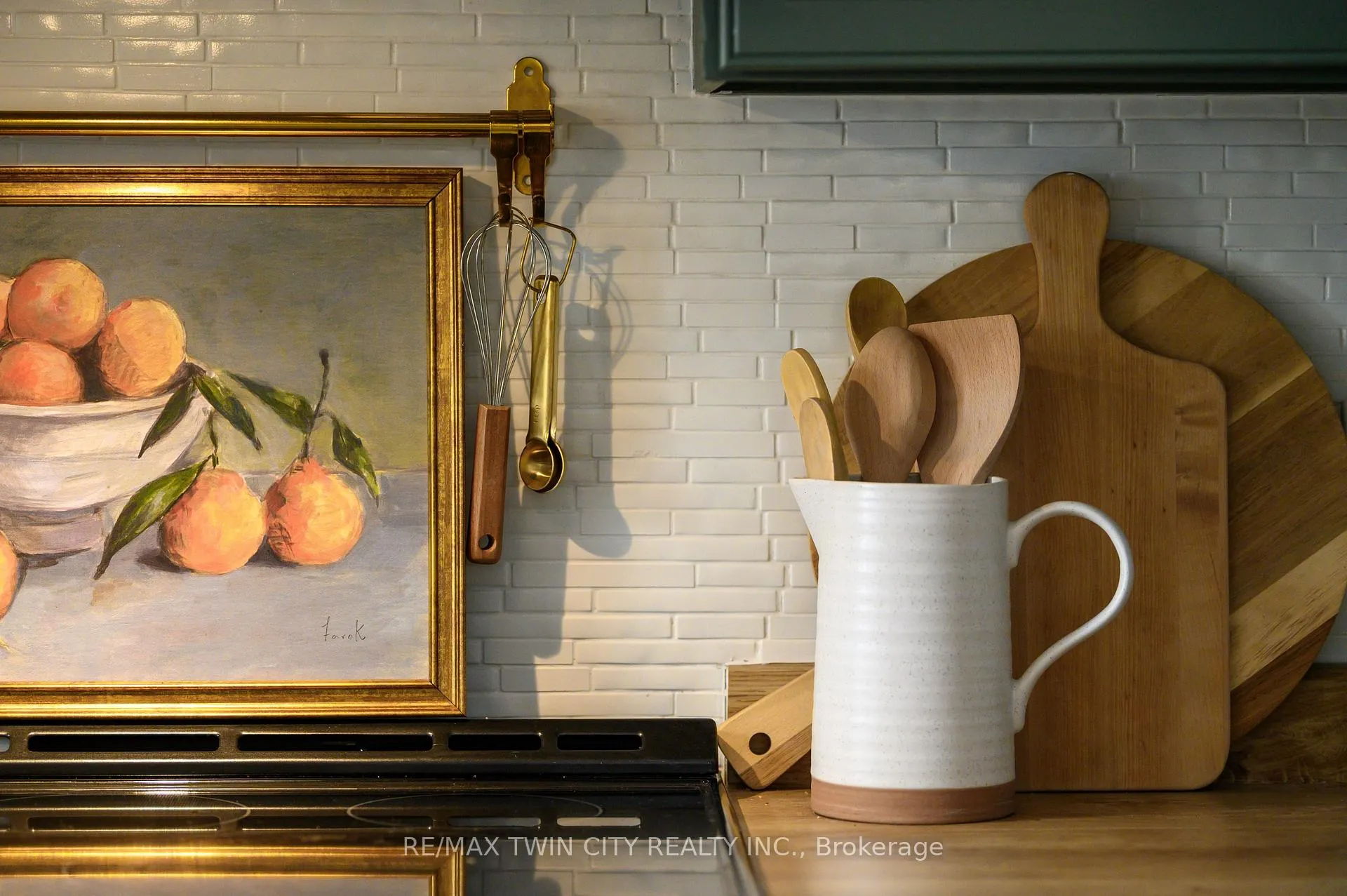 Photo 21 of 60 Curtis Avenue S, Brant, Paris — HOMEH