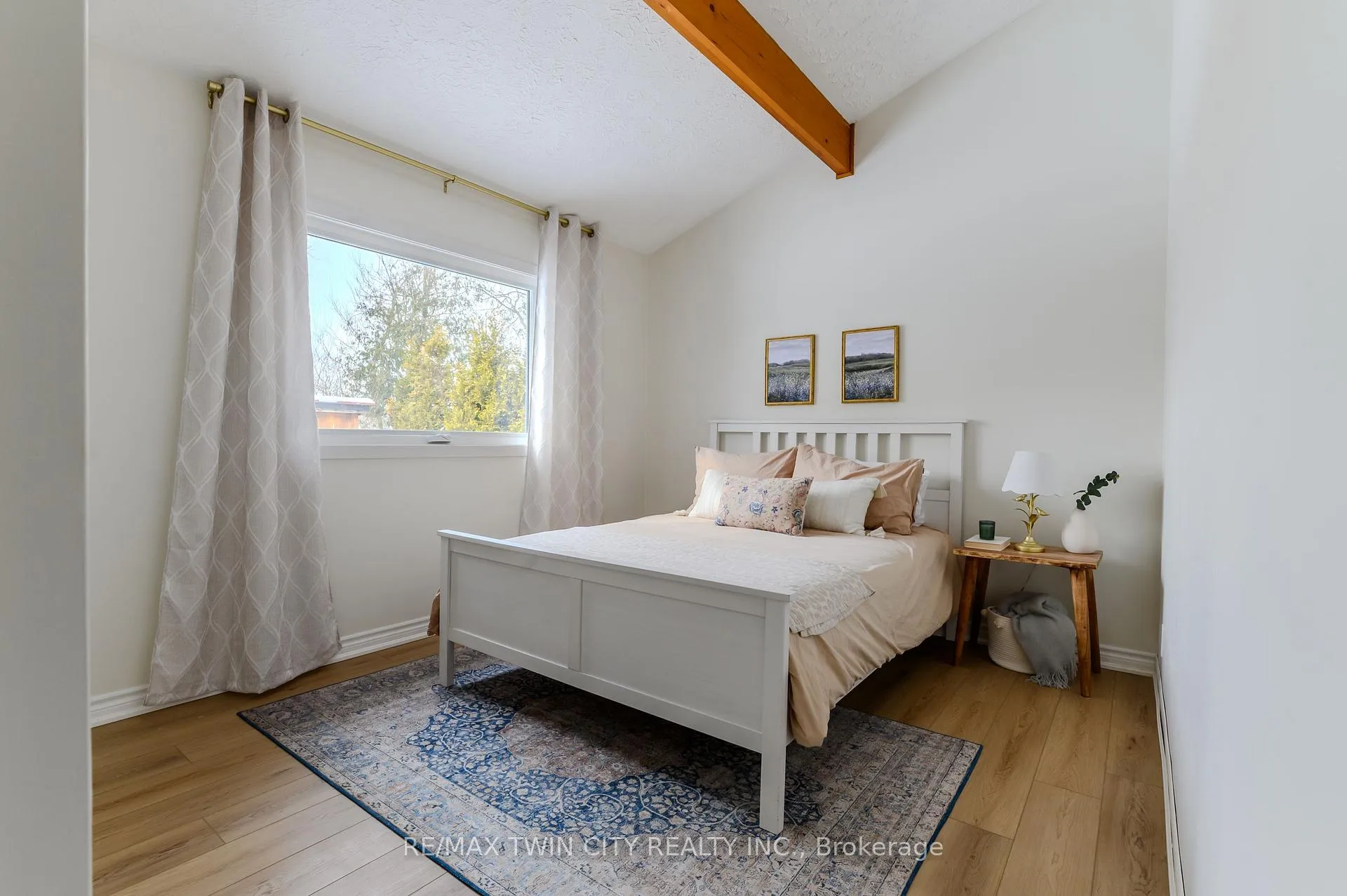 Photo 24 of 60 Curtis Avenue S, Brant, Paris — HOMEH