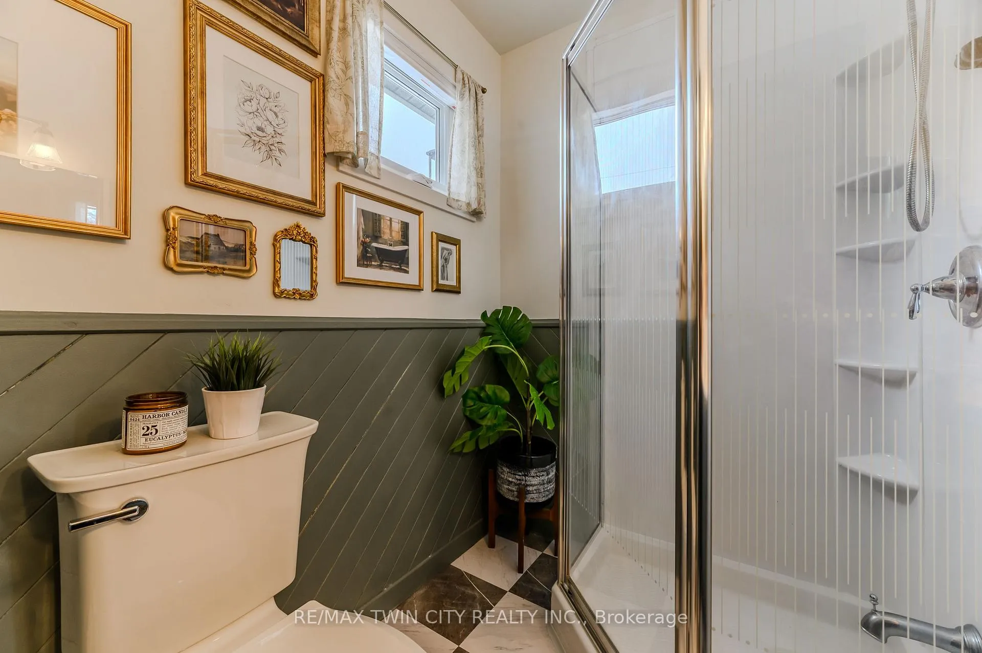 Photo 29 of 60 Curtis Avenue S, Brant, Paris — HOMEH