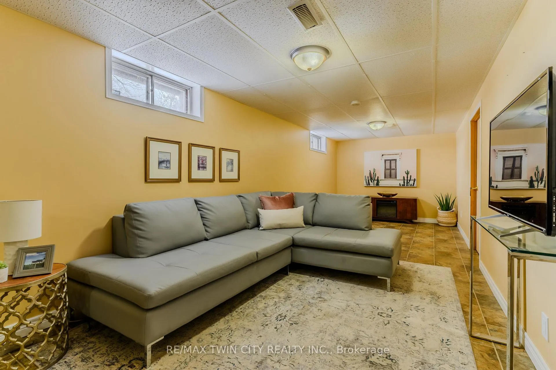 Photo 32 of 60 Curtis Avenue S, Brant, Paris — HOMEH