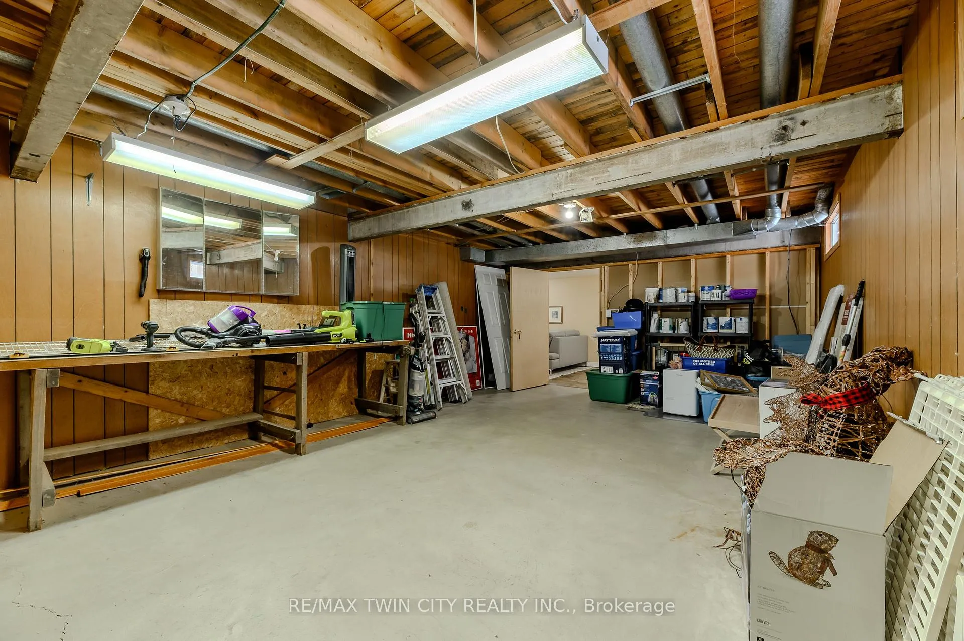 Photo 33 of 60 Curtis Avenue S, Brant, Paris — HOMEH