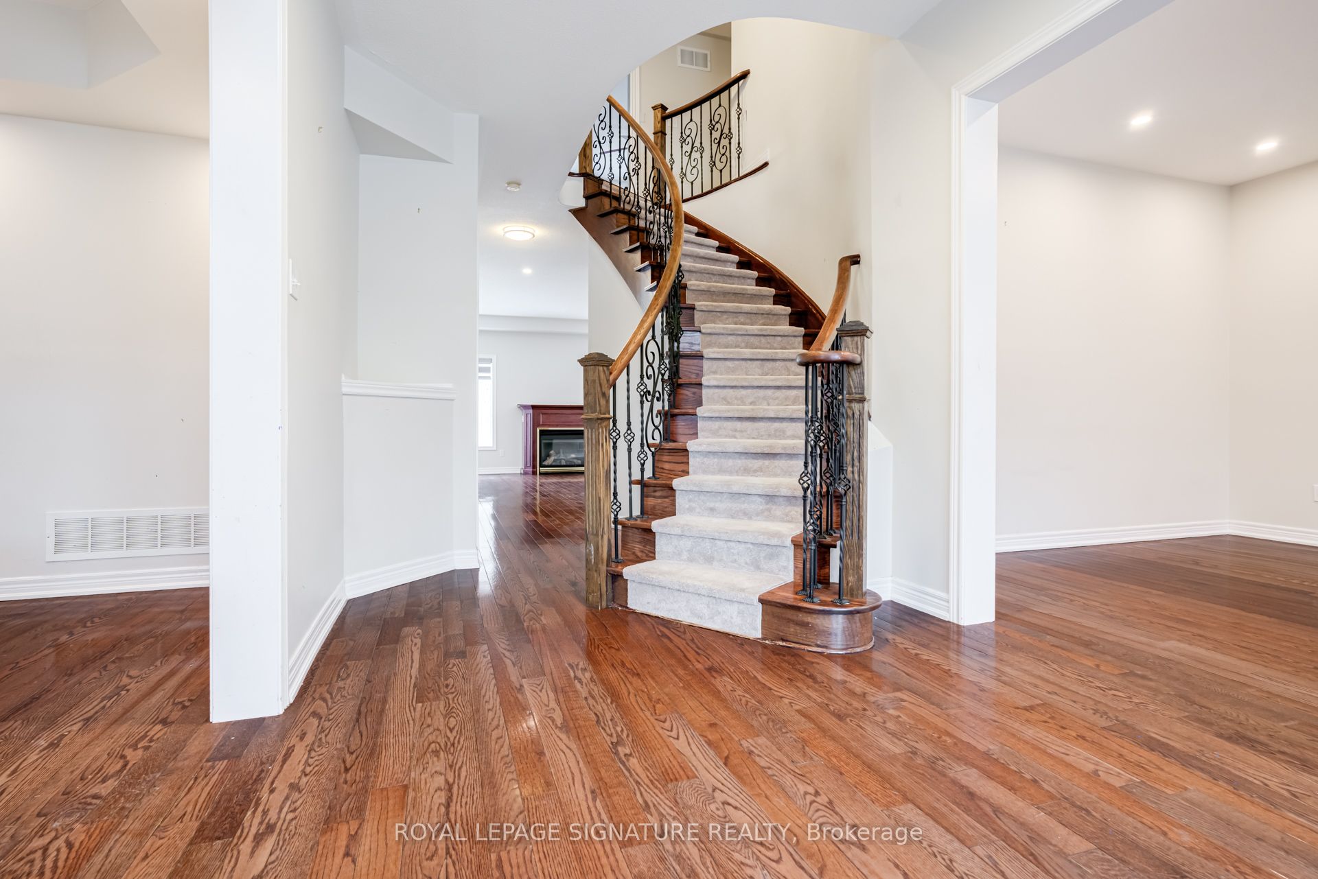 Photo 18 of 20 Watercliff Place, Hamilton, Winona Park — HOMEH