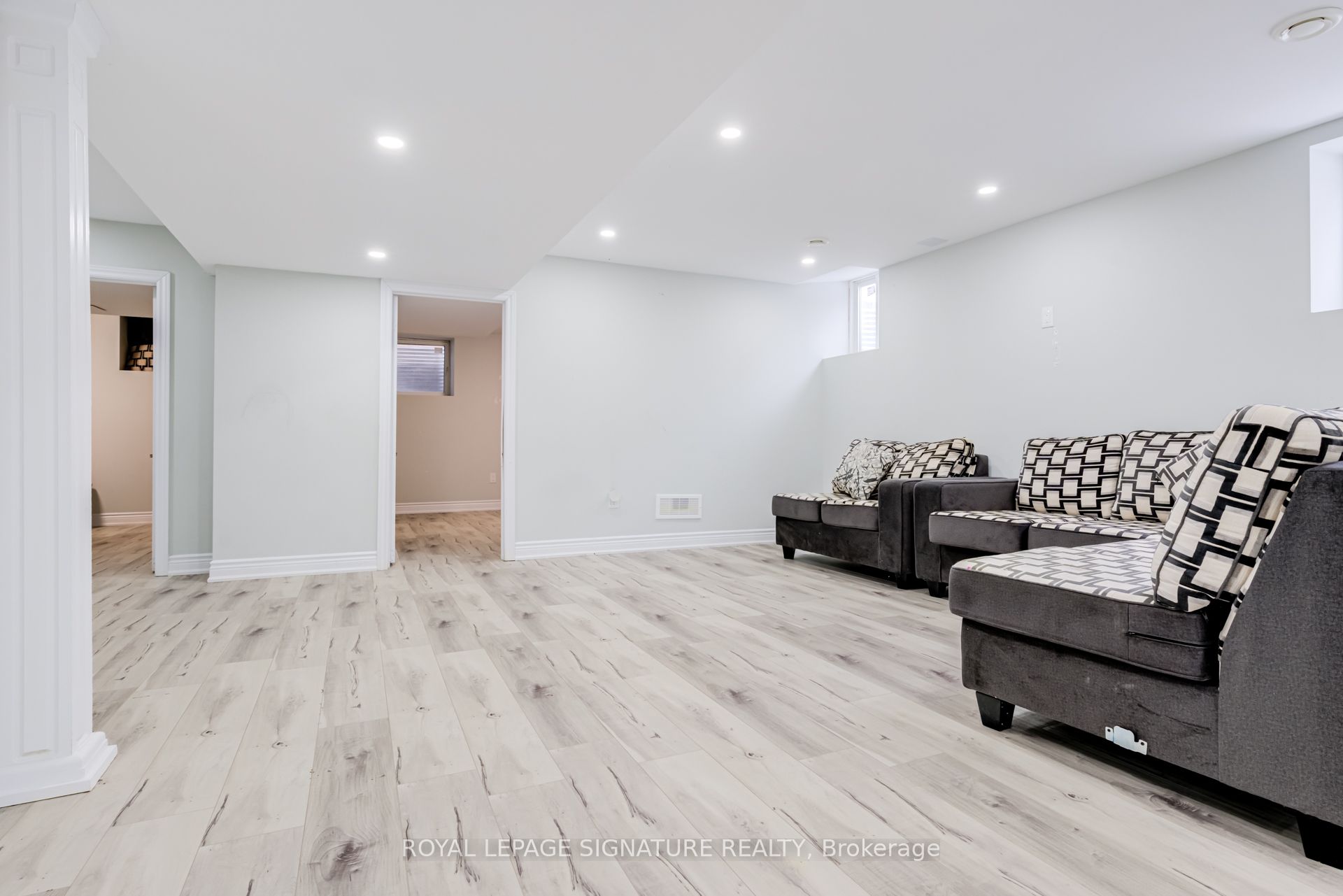 Photo 38 of 20 Watercliff Place, Hamilton, Winona Park — HOMEH
