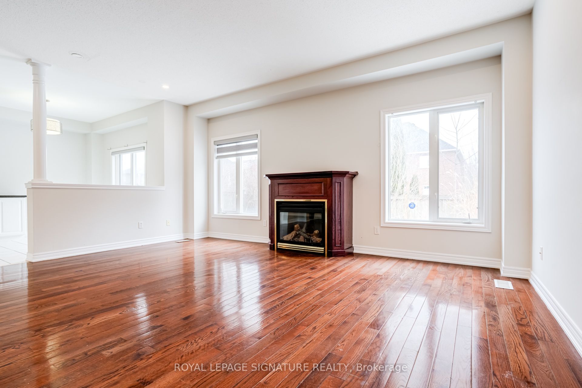 Photo 13 of 20 Watercliff Place, Hamilton, Winona Park — HOMEH