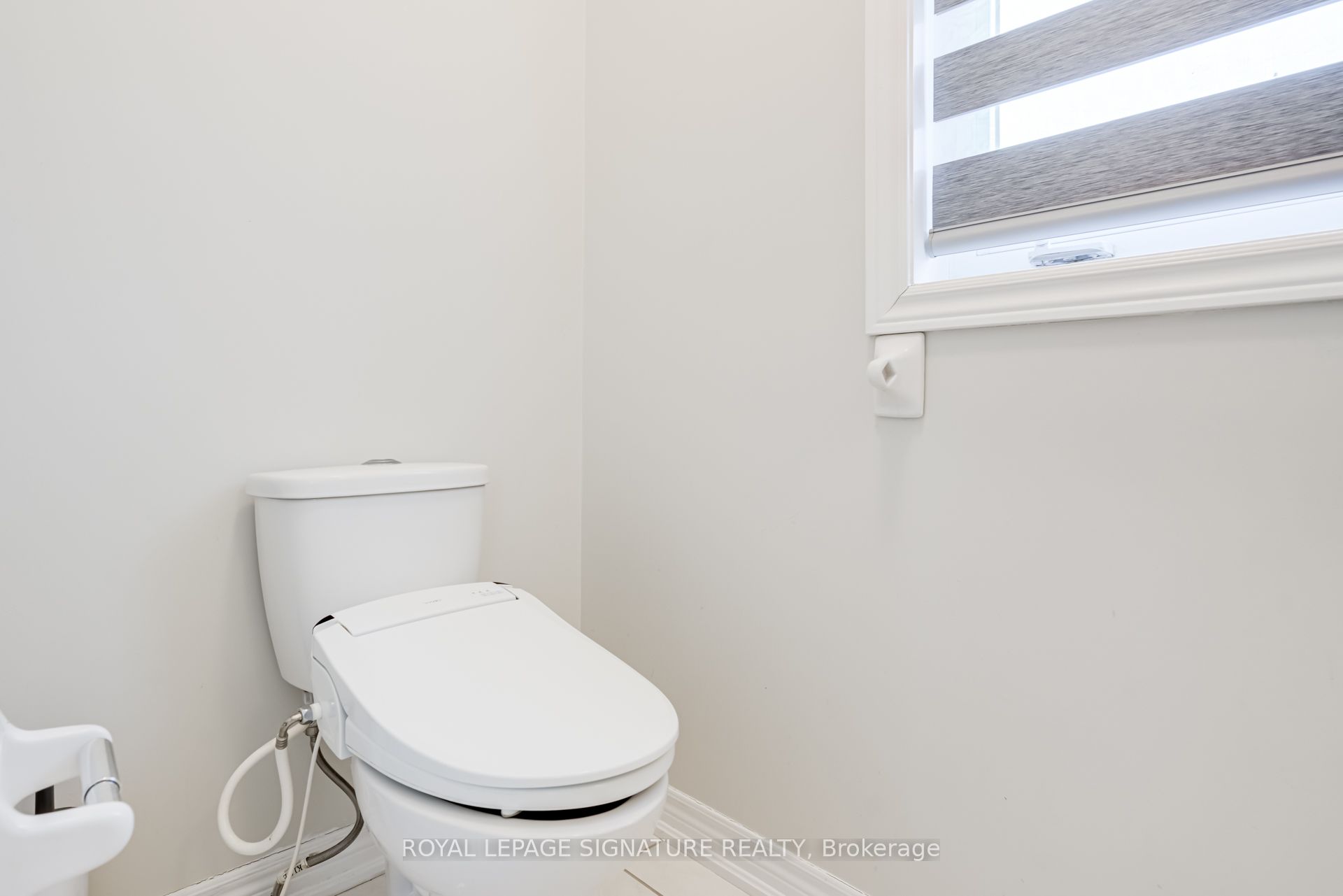 Photo 24 of 20 Watercliff Place, Hamilton, Winona Park — HOMEH