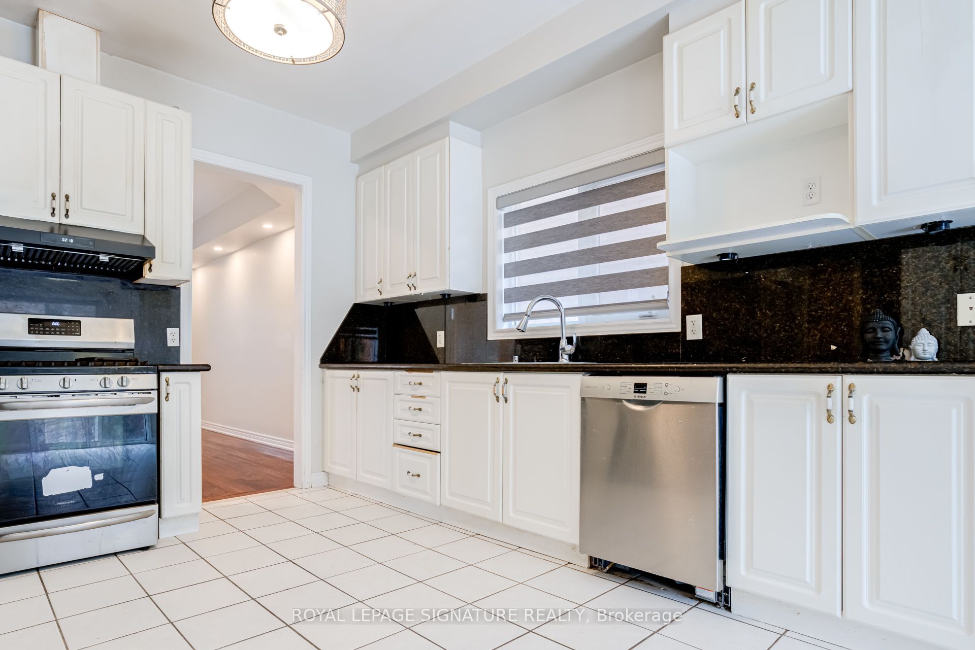 Photo 9 of 20 Watercliff Place, Hamilton, Winona Park — HOMEH