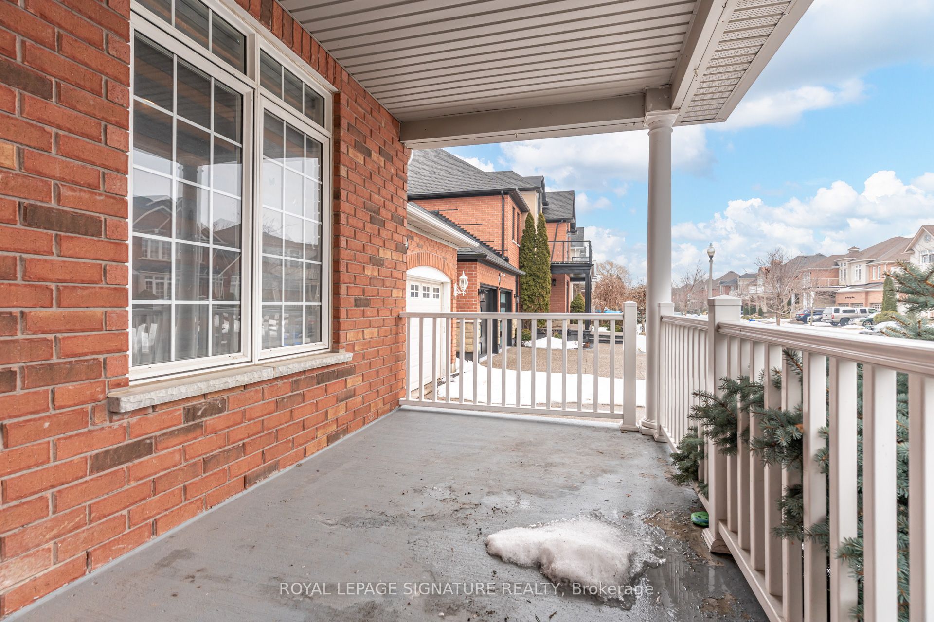 Photo 4 of 20 Watercliff Place, Hamilton, Winona Park — HOMEH