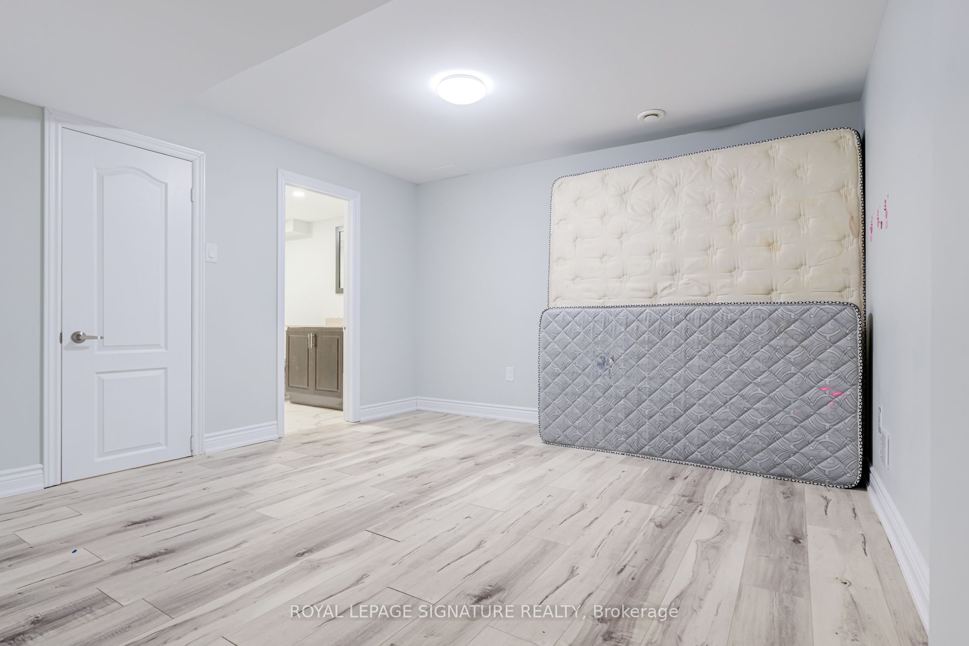 Photo 40 of 20 Watercliff Place, Hamilton, Winona Park — HOMEH