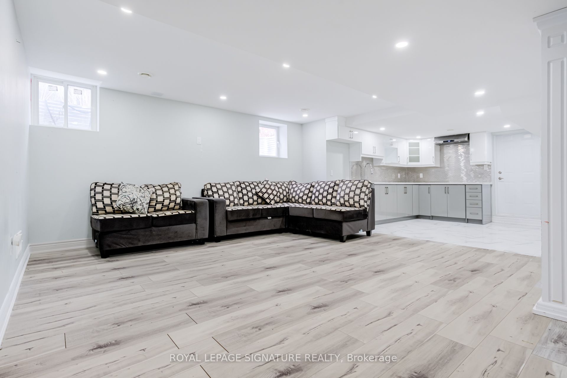 Photo 37 of 20 Watercliff Place, Hamilton, Winona Park — HOMEH