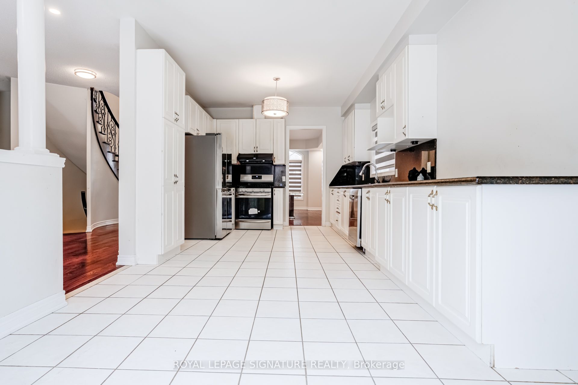 Photo 11 of 20 Watercliff Place, Hamilton, Winona Park — HOMEH