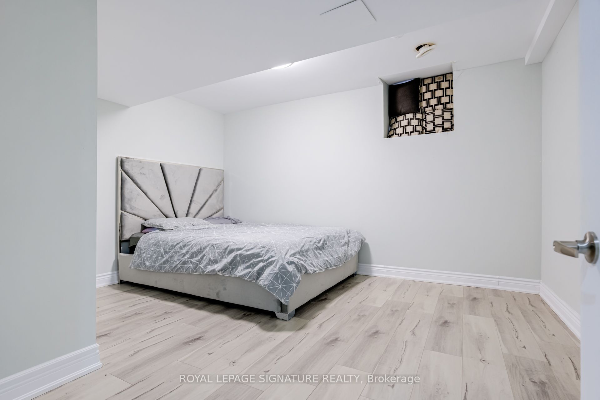 Photo 46 of 20 Watercliff Place, Hamilton, Winona Park — HOMEH