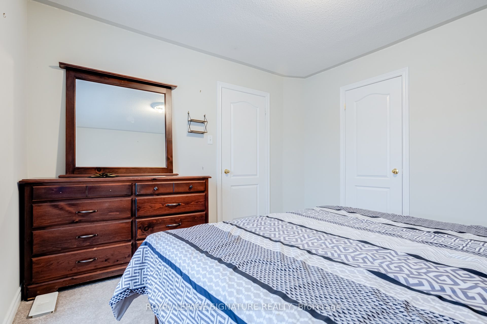 Photo 33 of 20 Watercliff Place, Hamilton, Winona Park — HOMEH
