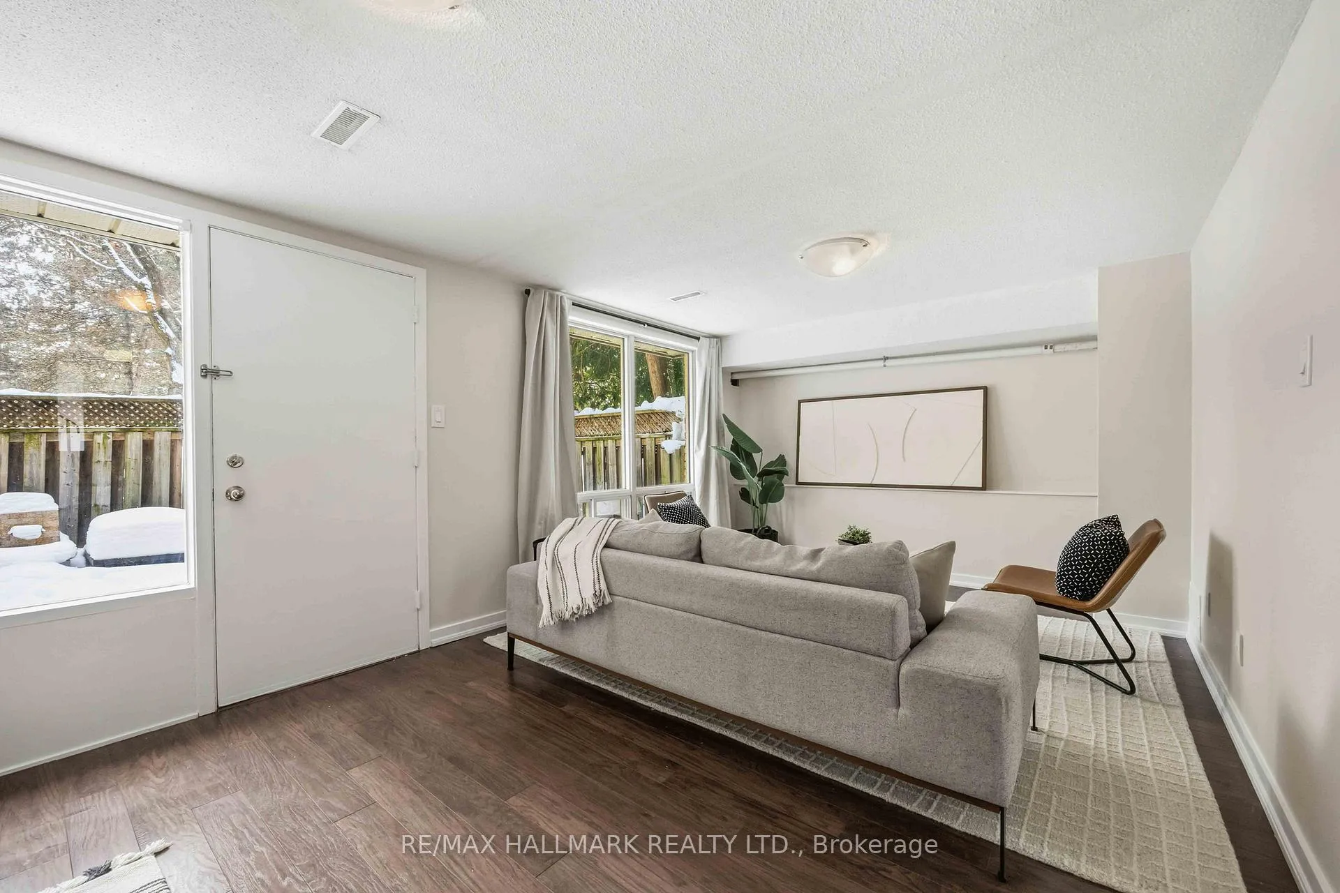 Photo 6 of 5 Poplar Crescent W, Aurora, Aurora Highlands — HOMEH