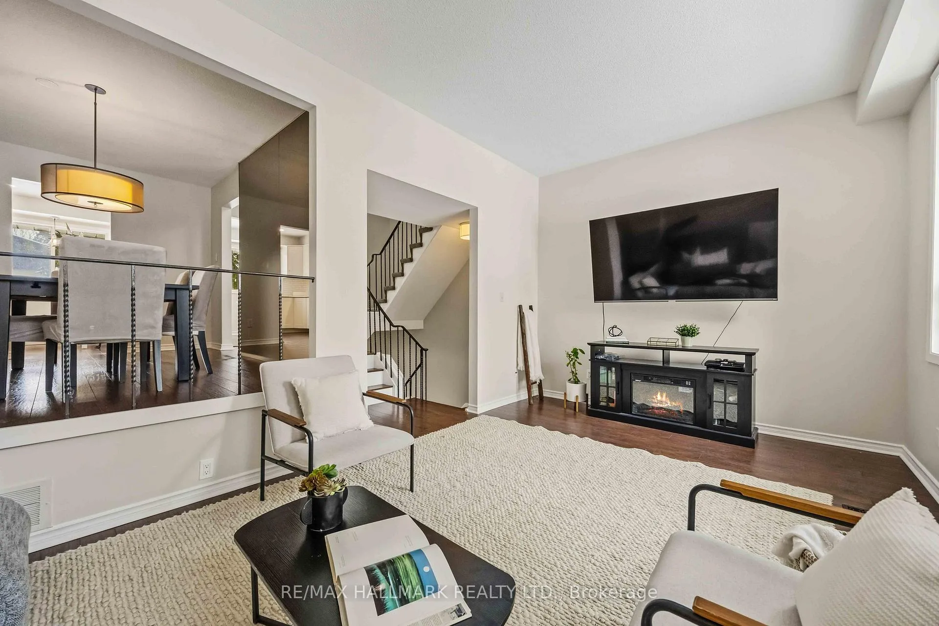Photo 11 of 5 Poplar Crescent W, Aurora, Aurora Highlands — HOMEH