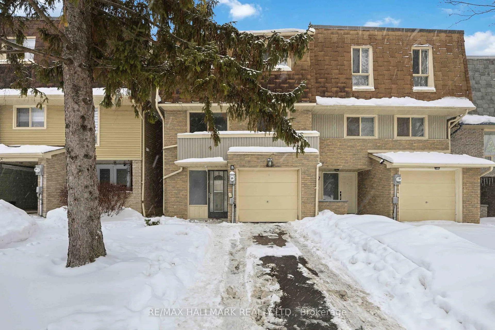 Photo 32 of 5 Poplar Crescent W, Aurora, Aurora Highlands — HOMEH