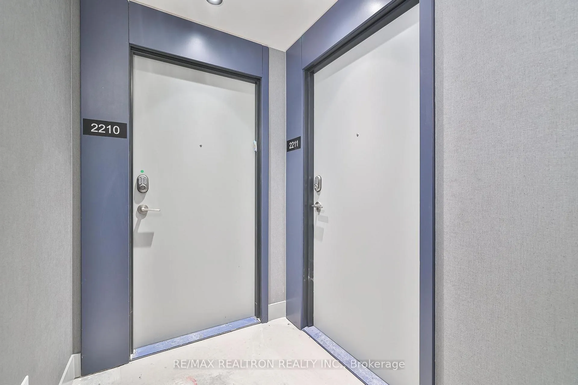 Photo 8 of Unit A-2211, 30 Upper Mall Way, Vaughan, Brownridge — HOMEH