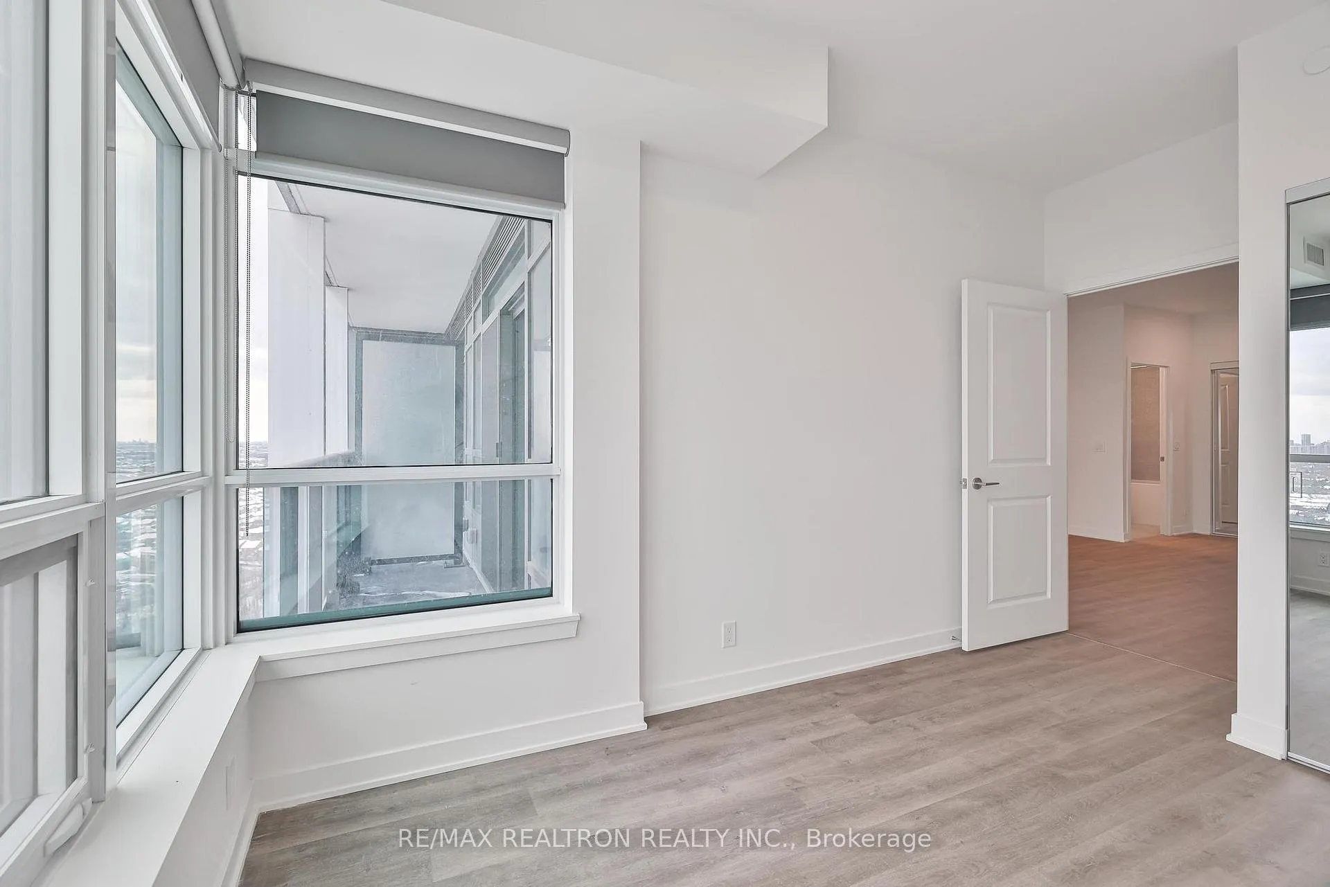 Photo 19 of Unit A-2211, 30 Upper Mall Way, Vaughan, Brownridge — HOMEH