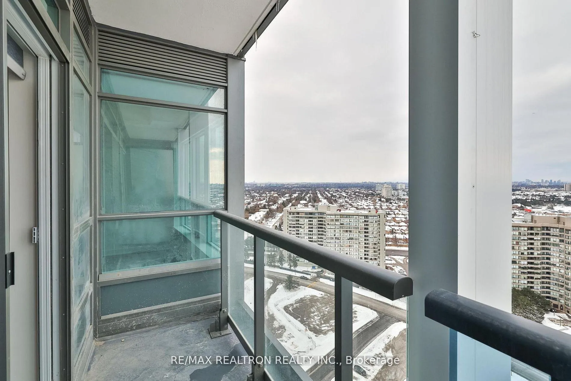 Photo 20 of Unit A-2211, 30 Upper Mall Way, Vaughan, Brownridge — HOMEH