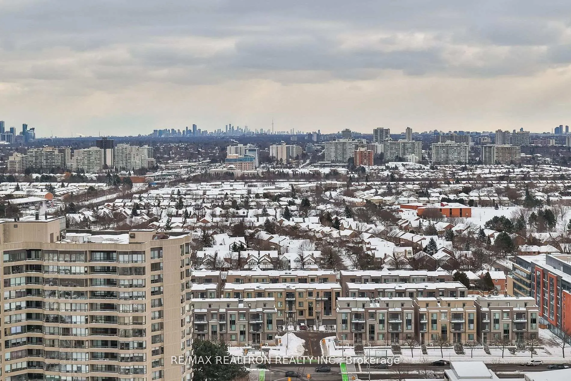 Photo 23 of Unit A-2211, 30 Upper Mall Way, Vaughan, Brownridge — HOMEH
