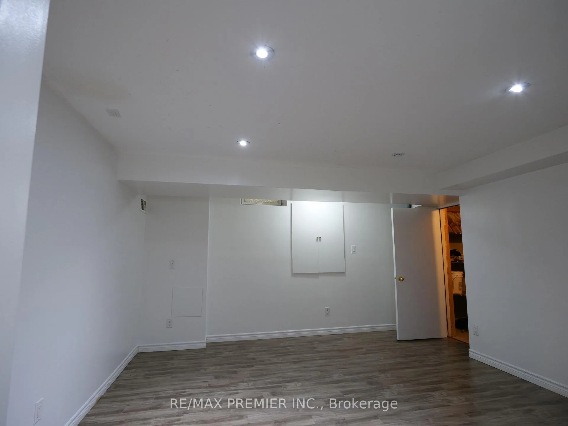 Photo 11 of 19 Blazing Star Dr., Brampton, Sandringham-Wellington — HOMEH