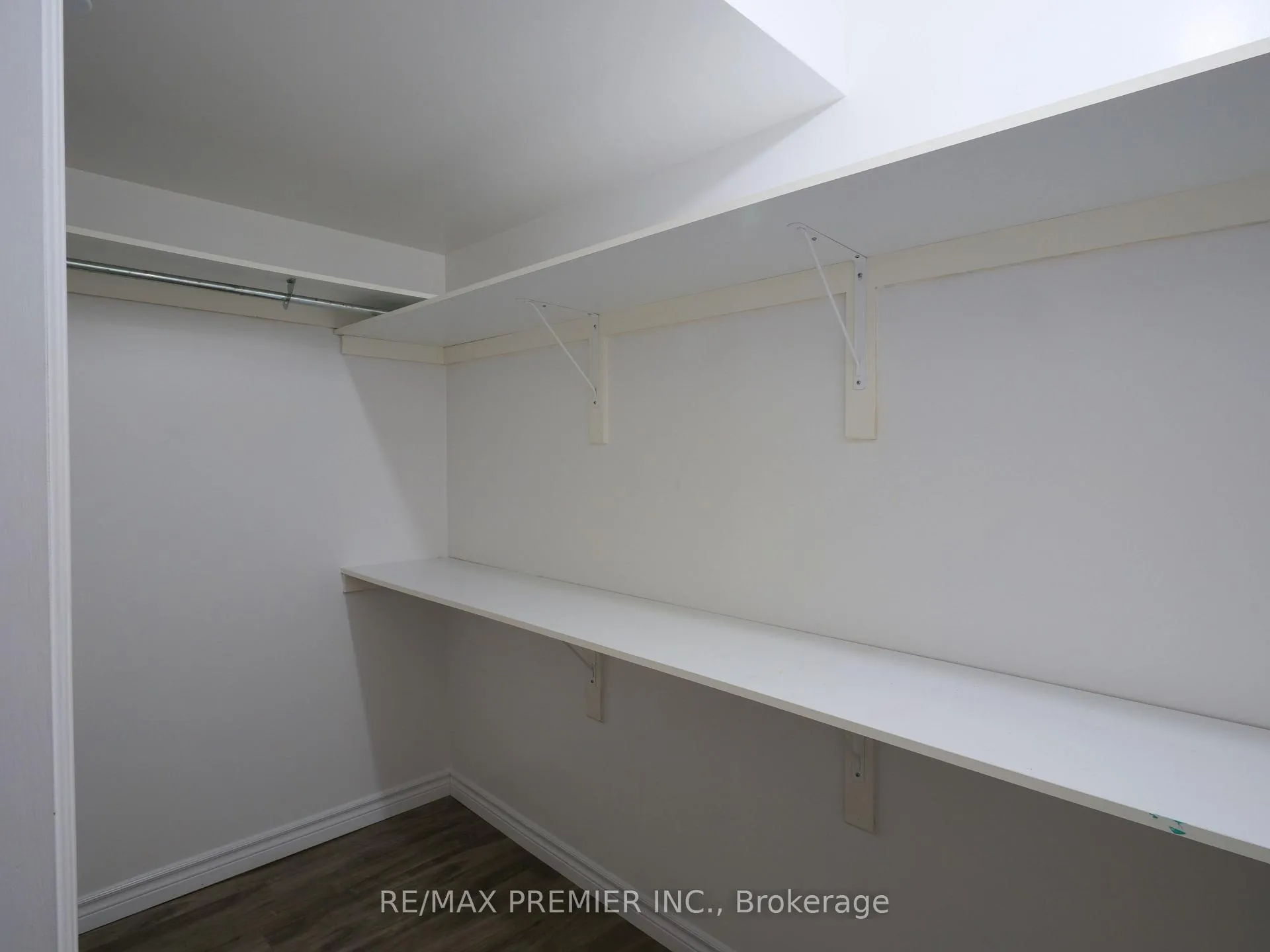 Photo 12 of 19 Blazing Star Dr., Brampton, Sandringham-Wellington — HOMEH