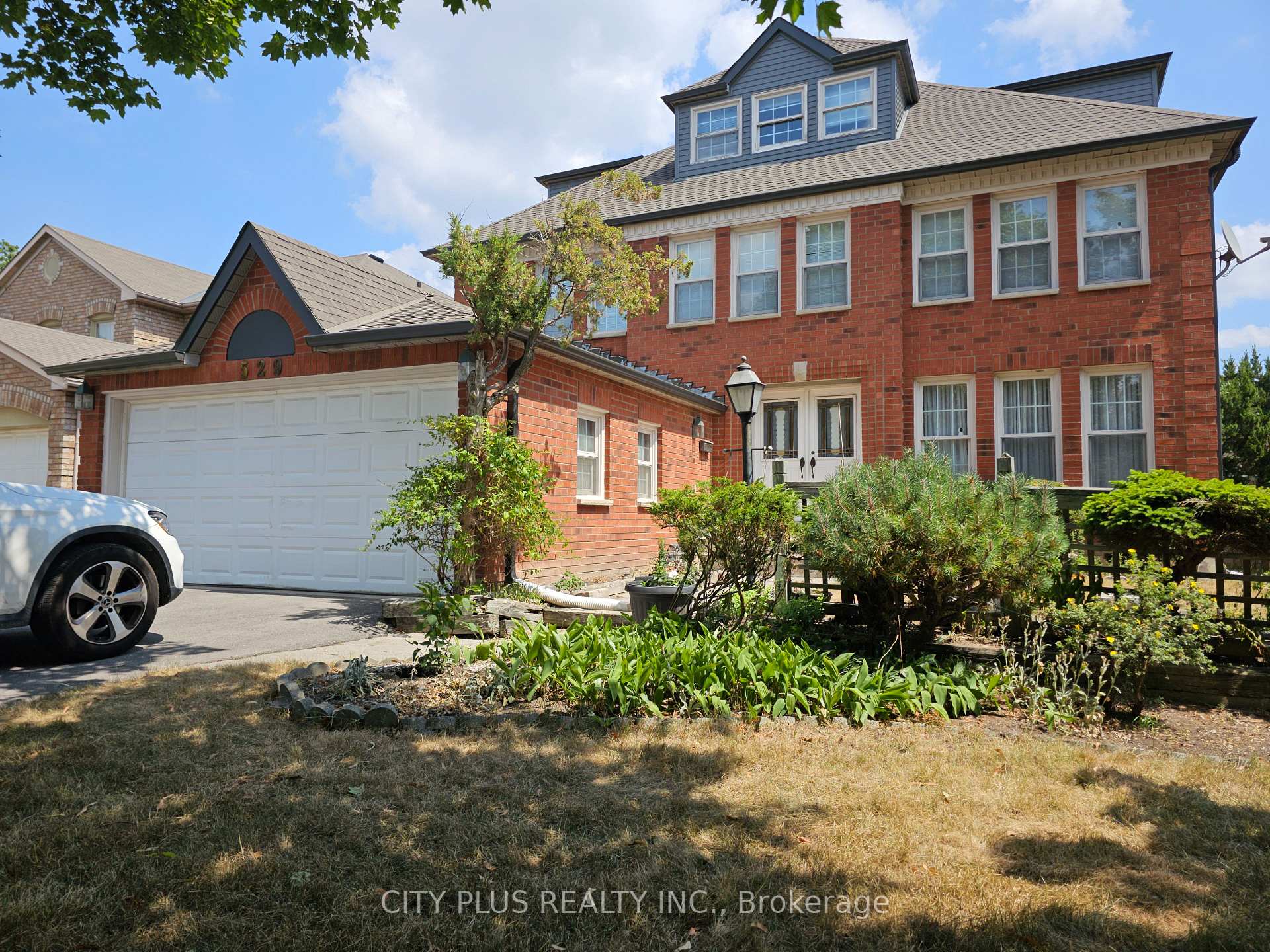 Photo 2 of 529 Village Parkway, Markham, Unionville — HOMEH