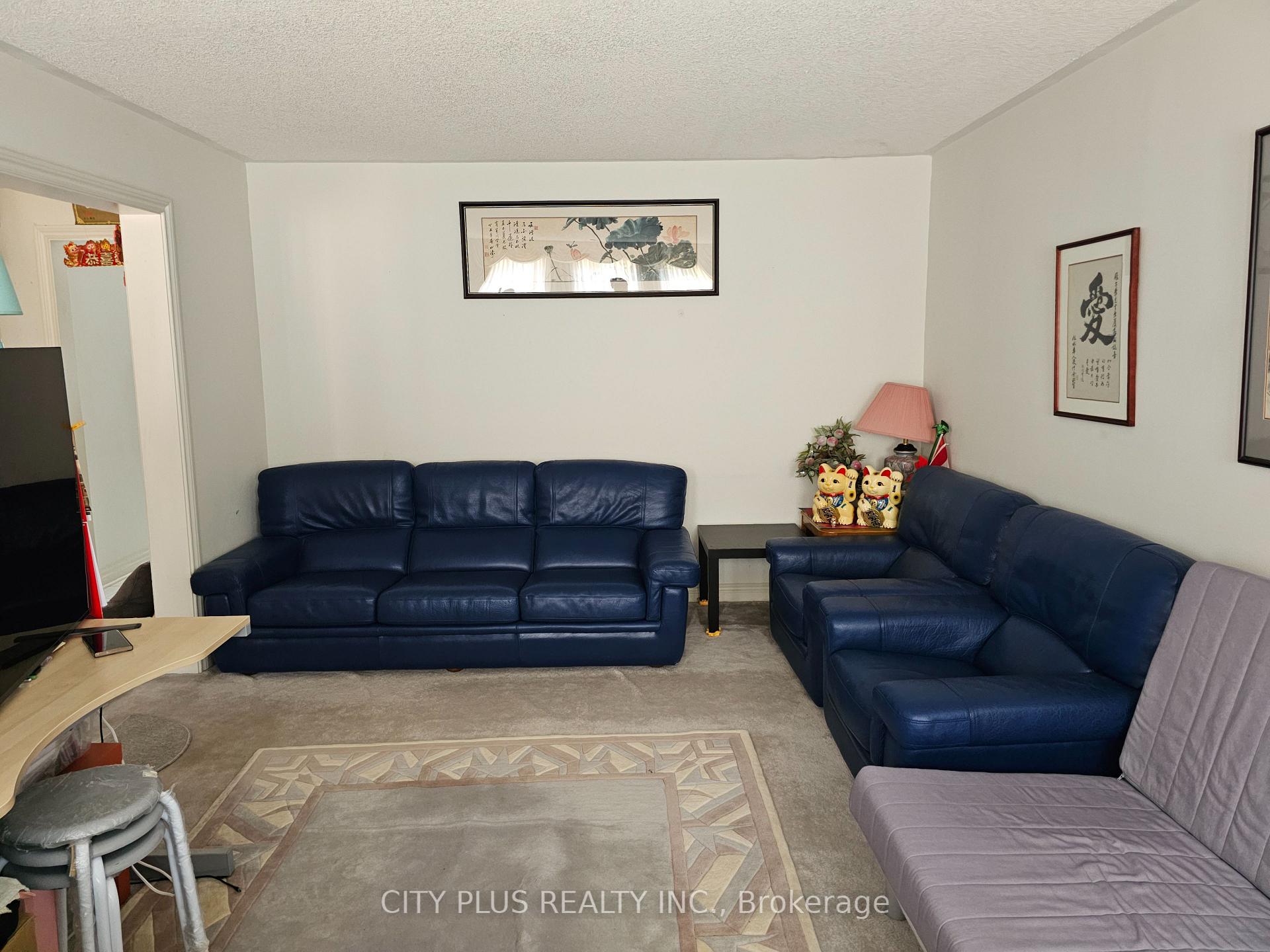 Photo 3 of 529 Village Parkway, Markham, Unionville — HOMEH