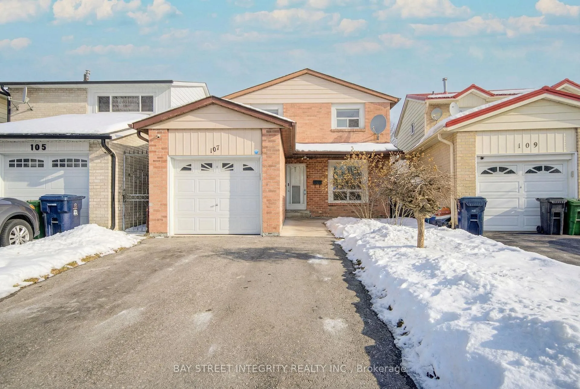 Photo 1 of 107 Autumn Glen Circle, Etobicoke, West Humber-Clairville — HOMEH