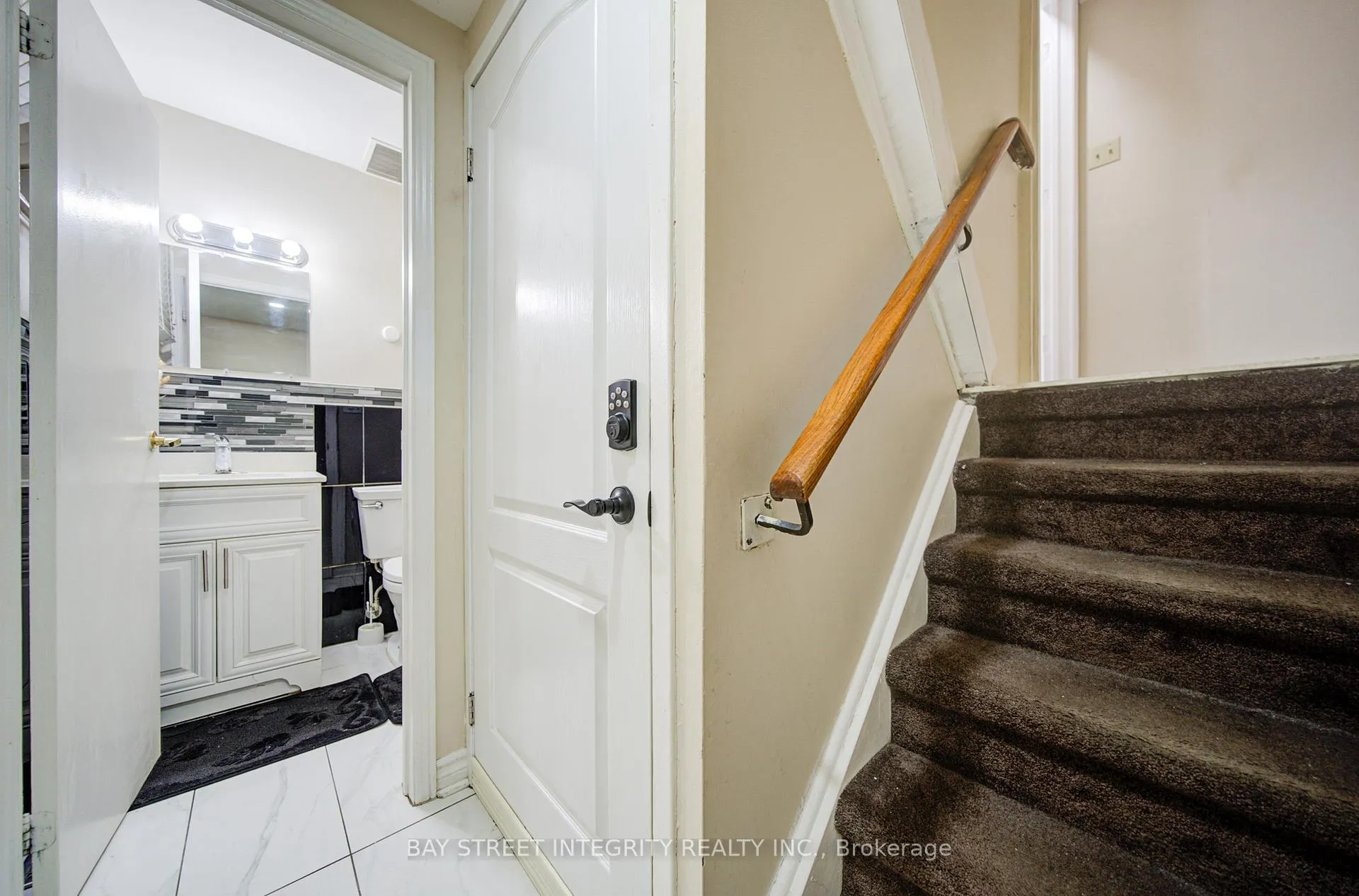 Photo 18 of 107 Autumn Glen Circle, Etobicoke, West Humber-Clairville — HOMEH