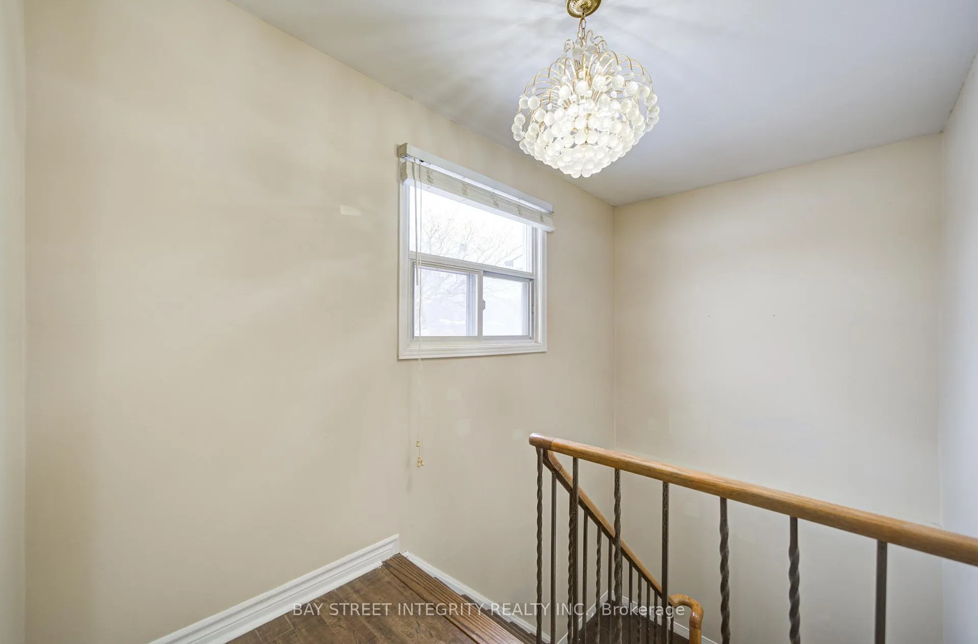 Photo 19 of 107 Autumn Glen Circle, Etobicoke, West Humber-Clairville — HOMEH