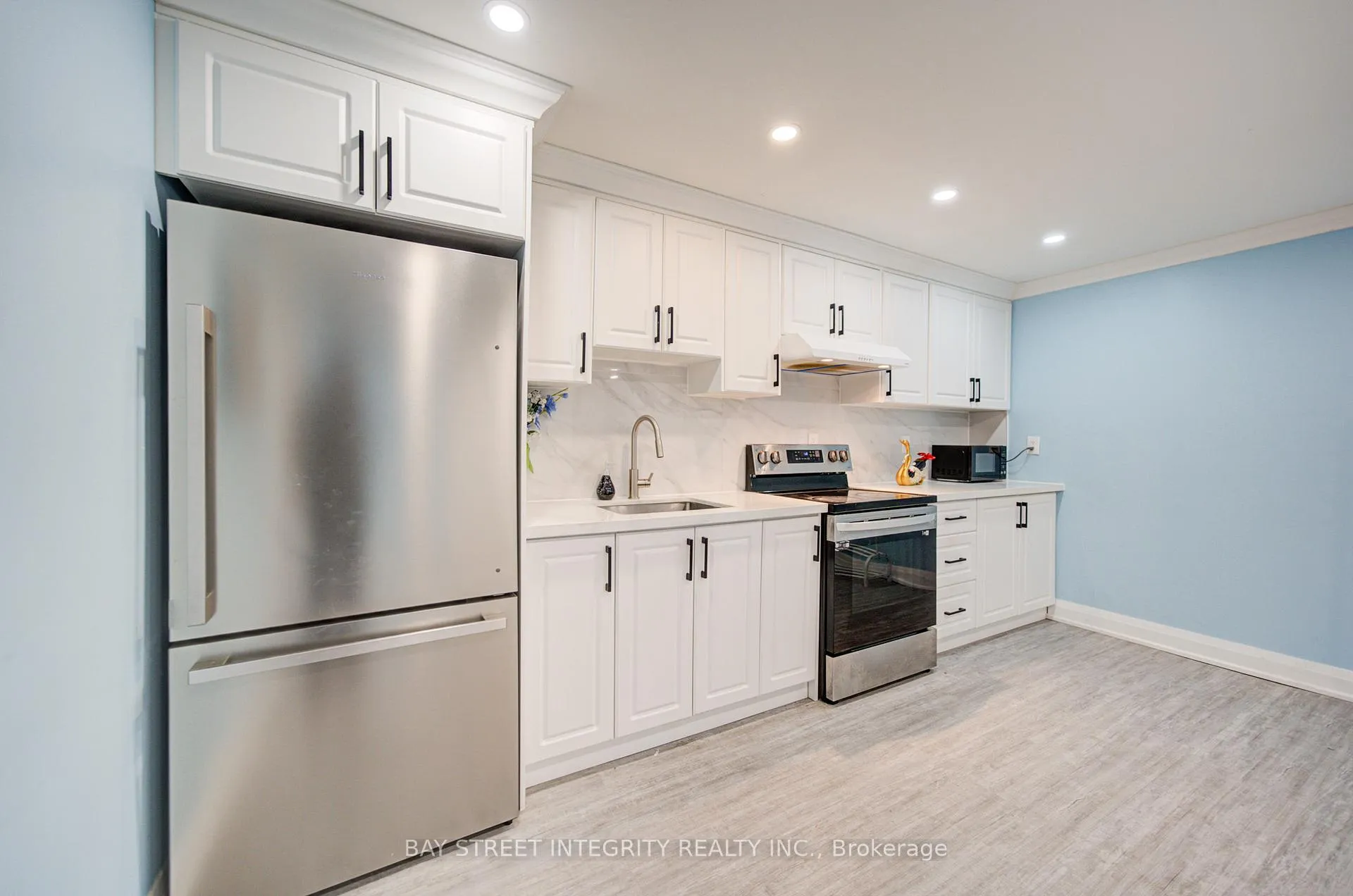Photo 34 of 107 Autumn Glen Circle, Etobicoke, West Humber-Clairville — HOMEH