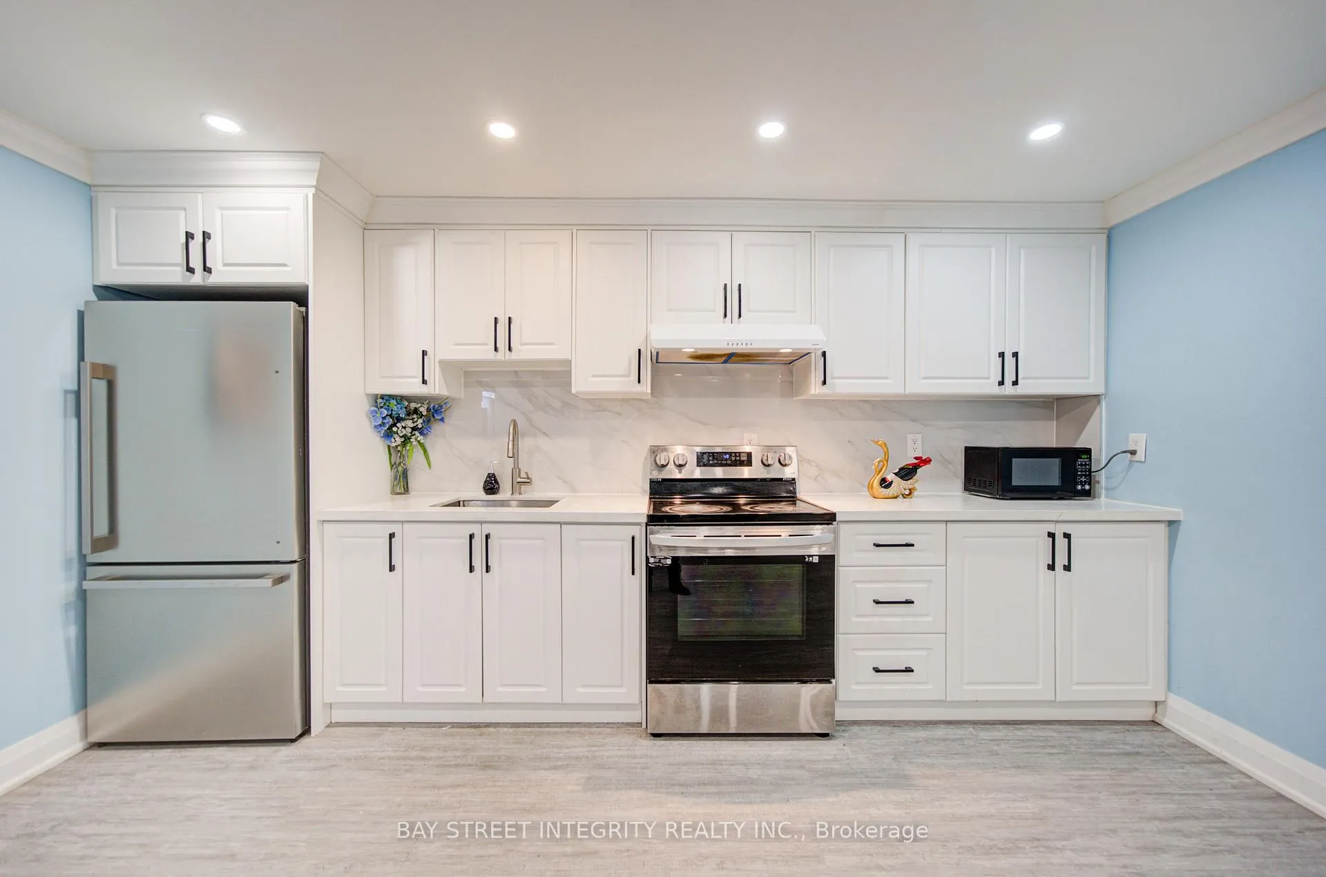 Photo 35 of 107 Autumn Glen Circle, Etobicoke, West Humber-Clairville — HOMEH