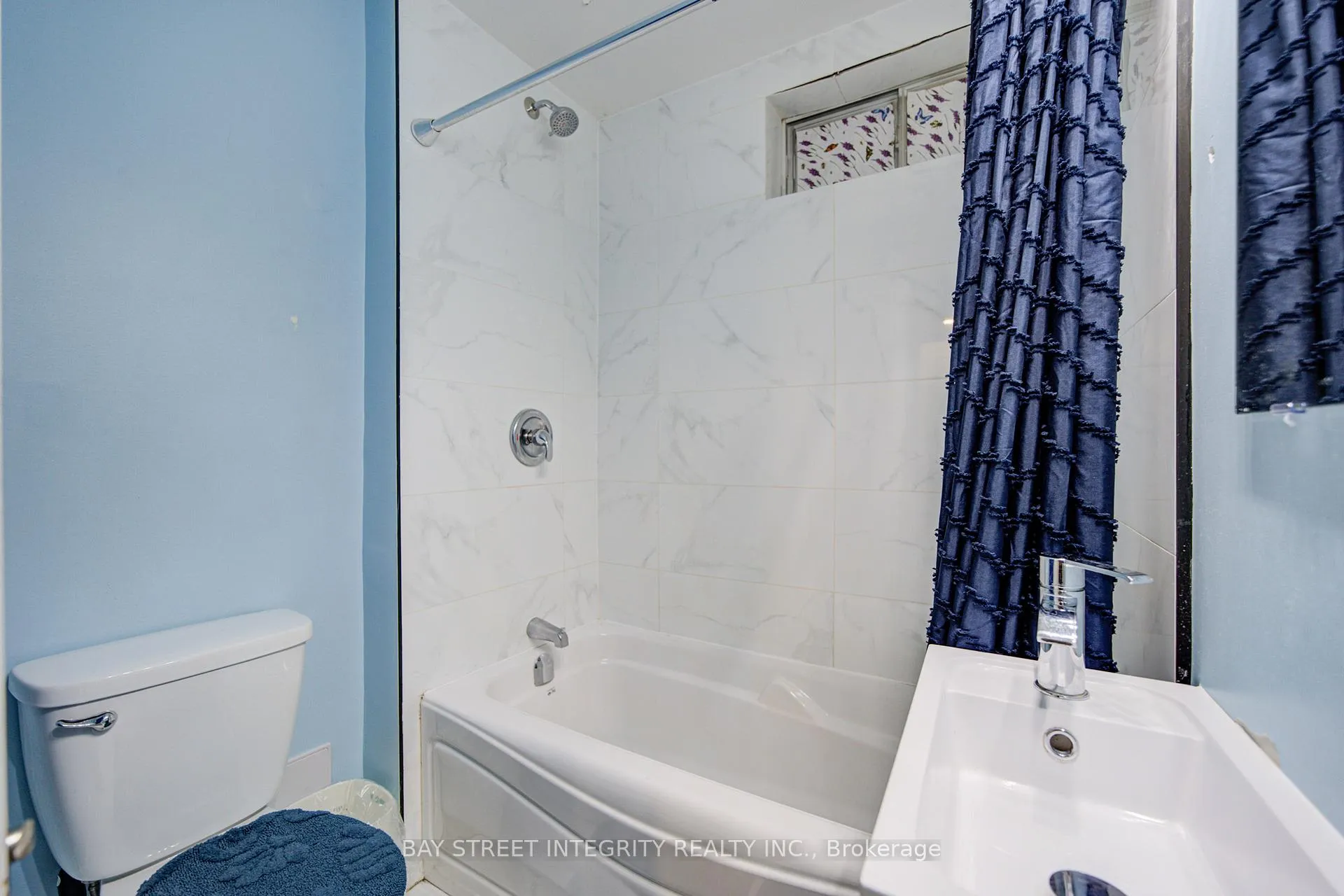 Photo 38 of 107 Autumn Glen Circle, Etobicoke, West Humber-Clairville — HOMEH