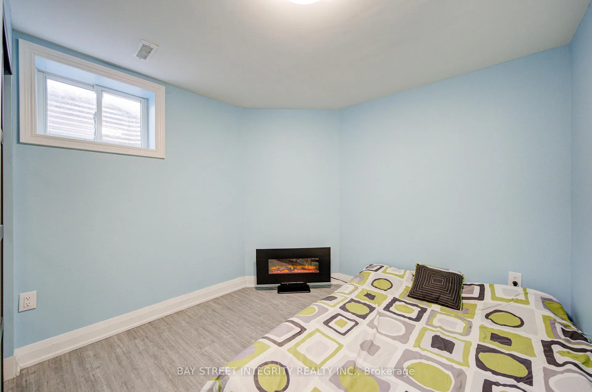 Photo 41 of 107 Autumn Glen Circle, Etobicoke, West Humber-Clairville — HOMEH