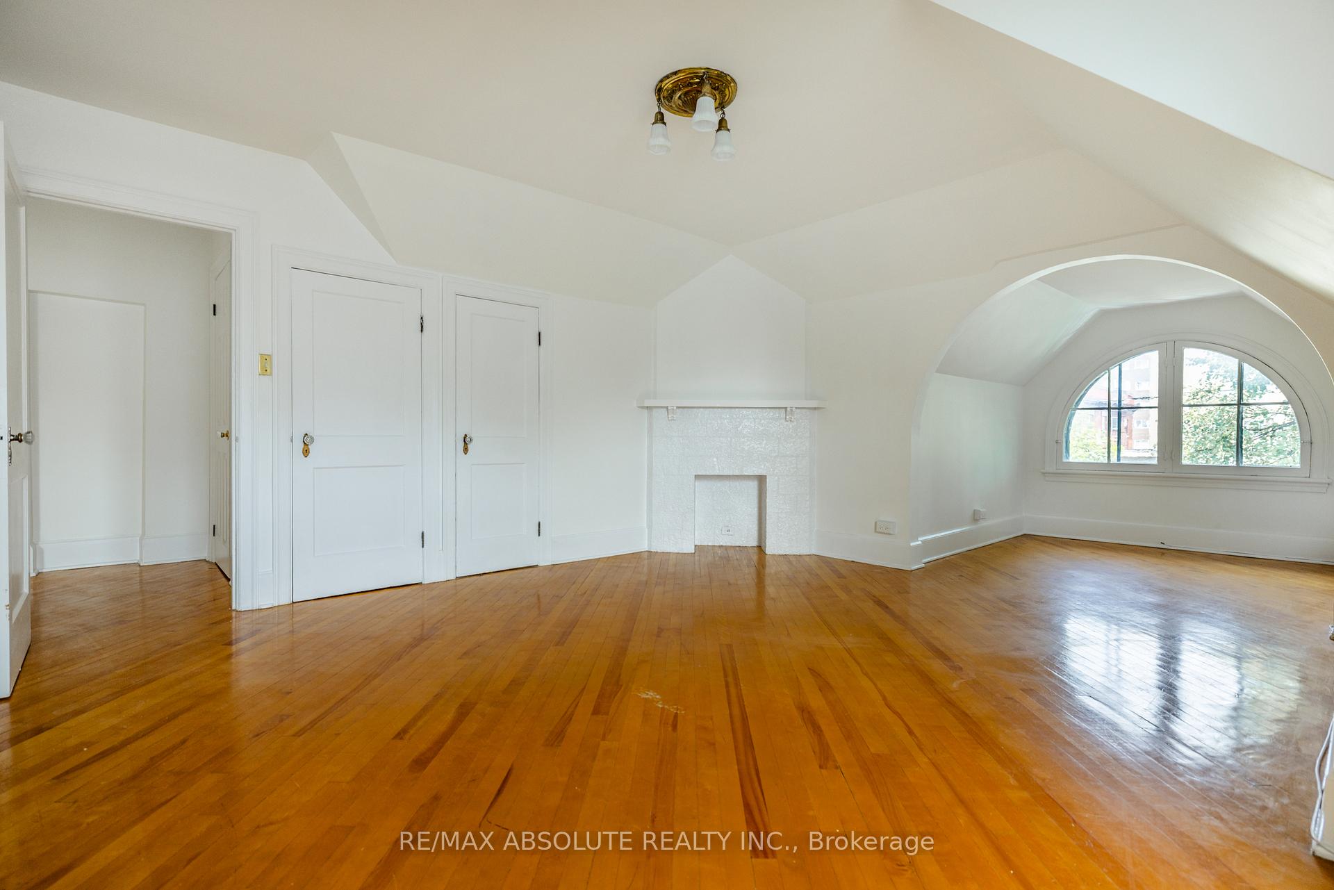 Photo 2 of Unit 3, 258 Daly Avenue, Ottawa, Sandy Hill — HOMEH