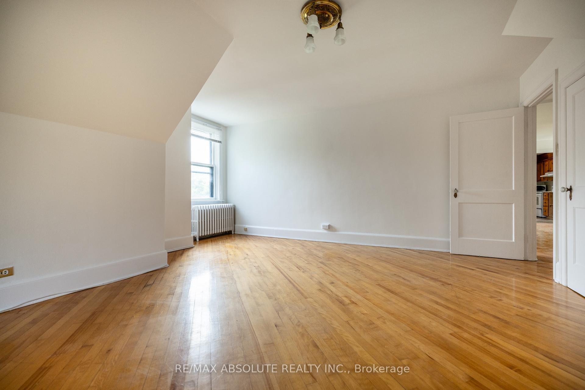Photo 4 of Unit 3, 258 Daly Avenue, Ottawa, Sandy Hill — HOMEH