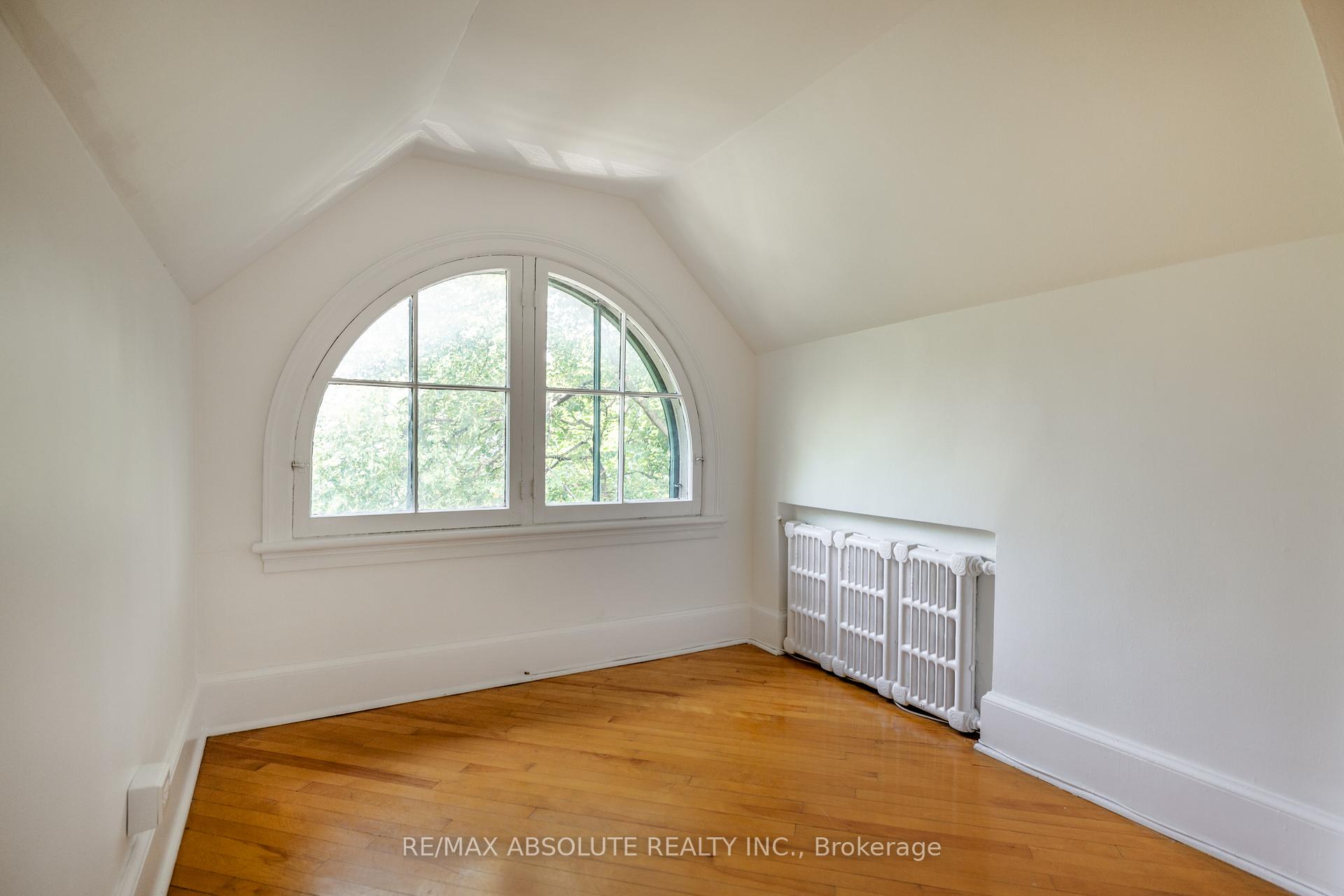 Photo 6 of Unit 3, 258 Daly Avenue, Ottawa, Sandy Hill — HOMEH
