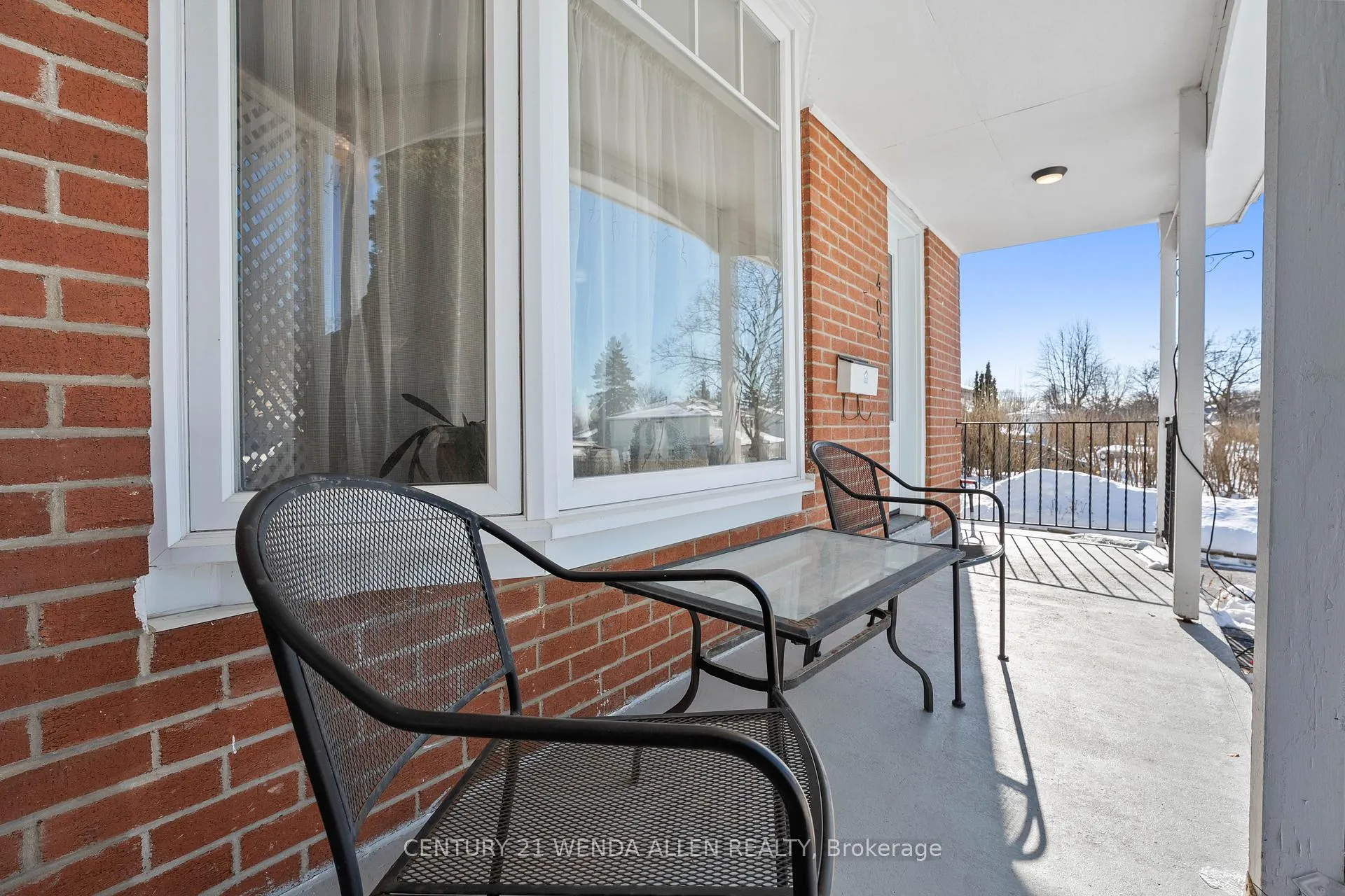 Photo 3 of 403 Fleetwood Drive, Oshawa, Eastdale — HOMEH
