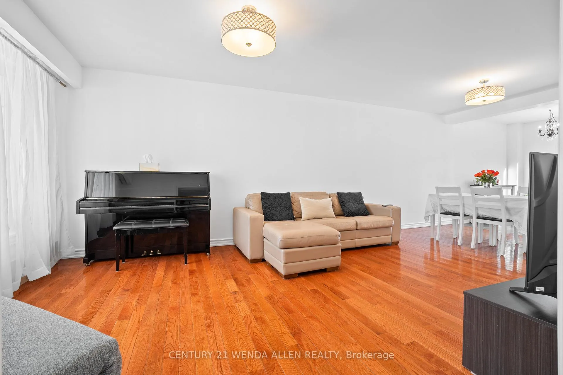 Photo 7 of 403 Fleetwood Drive, Oshawa, Eastdale — HOMEH