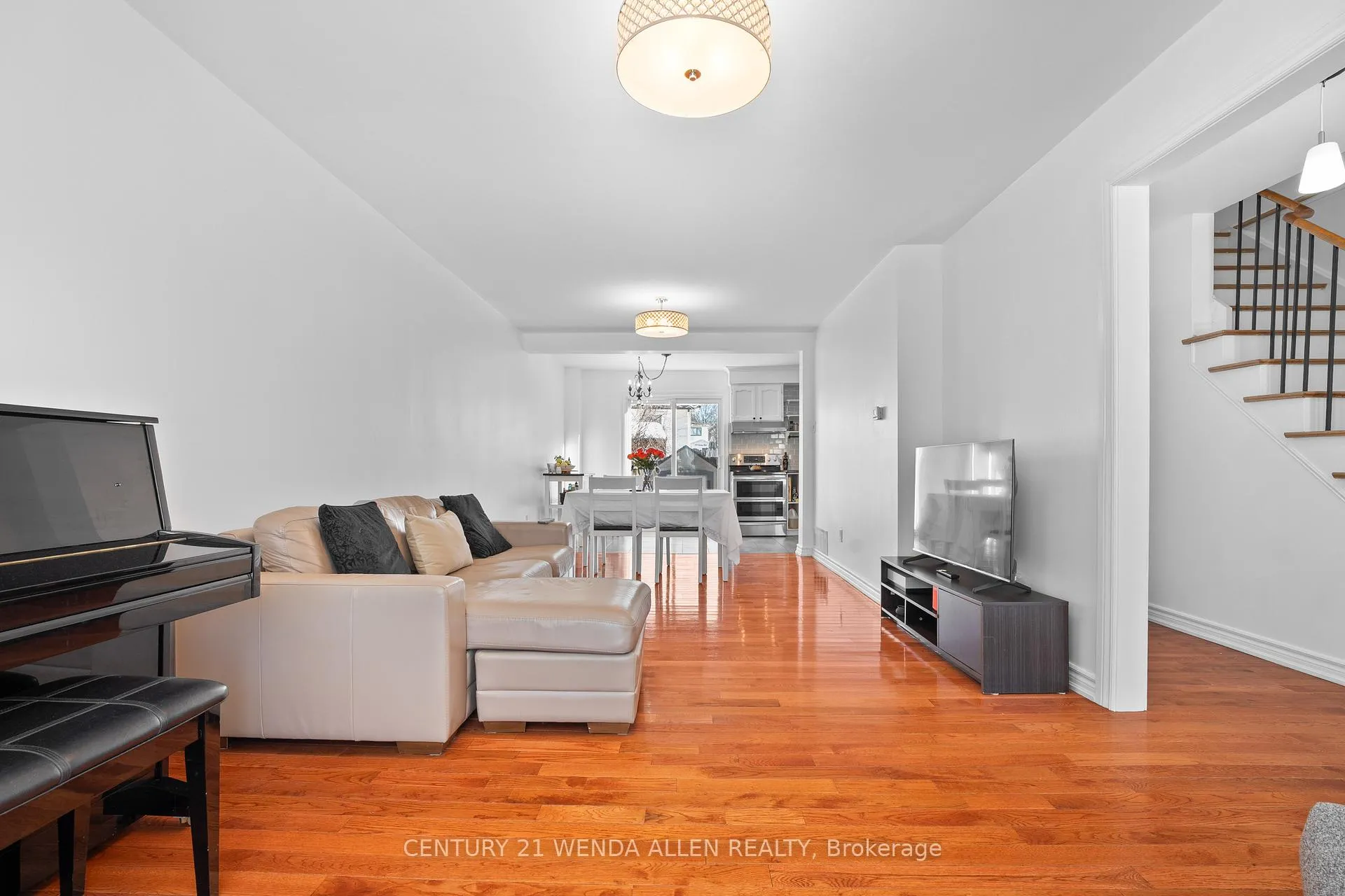 Photo 8 of 403 Fleetwood Drive, Oshawa, Eastdale — HOMEH