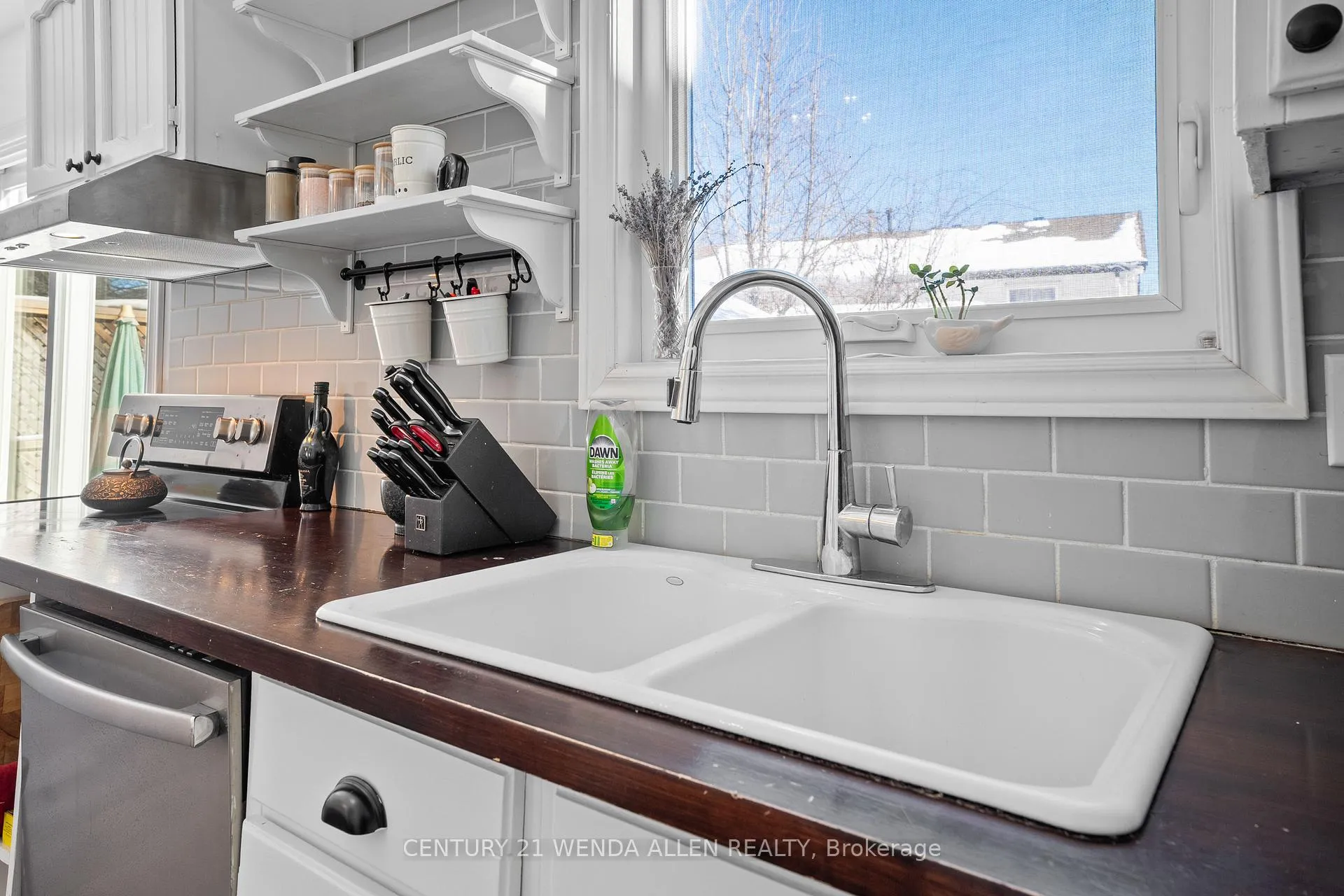 Photo 13 of 403 Fleetwood Drive, Oshawa, Eastdale — HOMEH