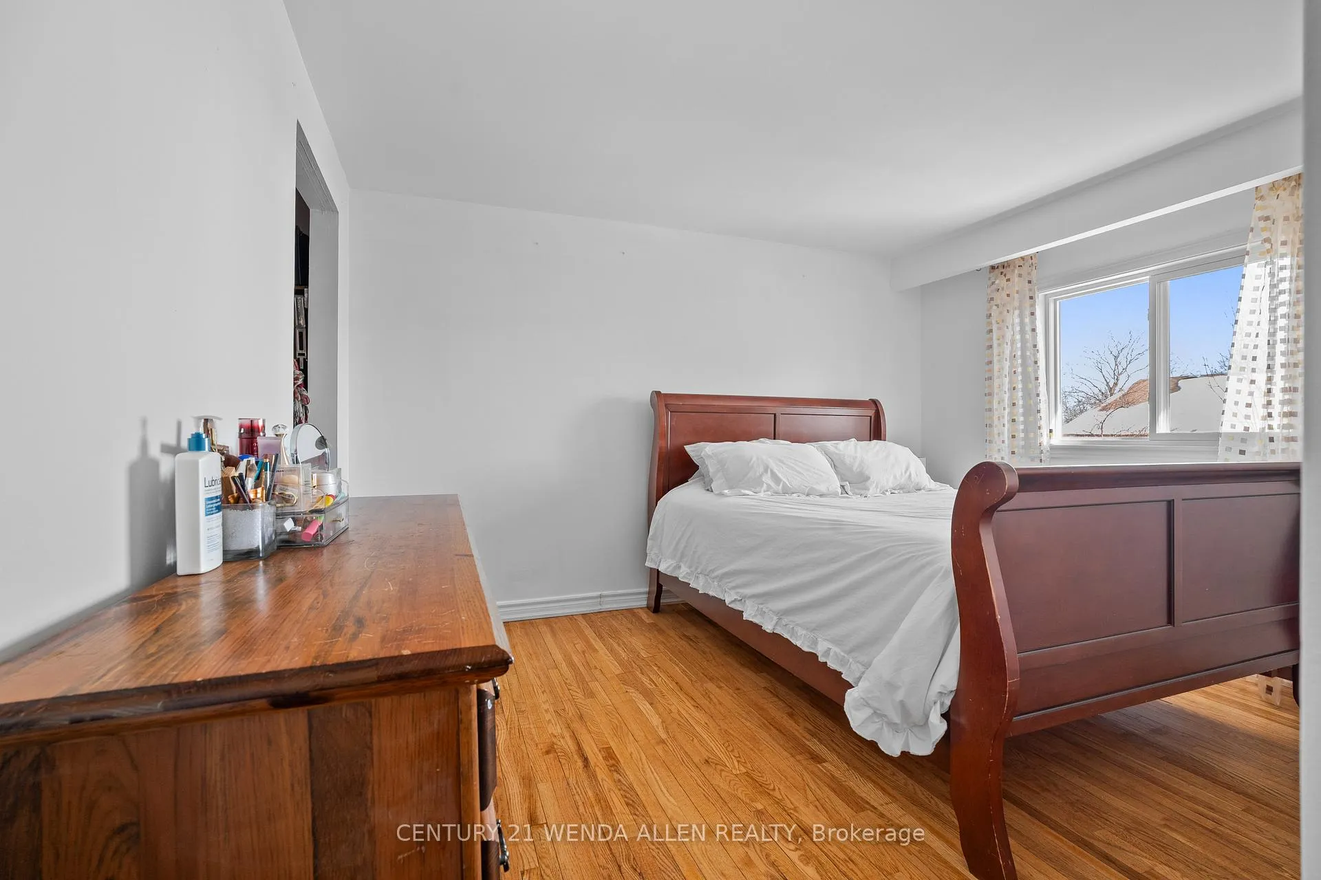 Photo 23 of 403 Fleetwood Drive, Oshawa, Eastdale — HOMEH