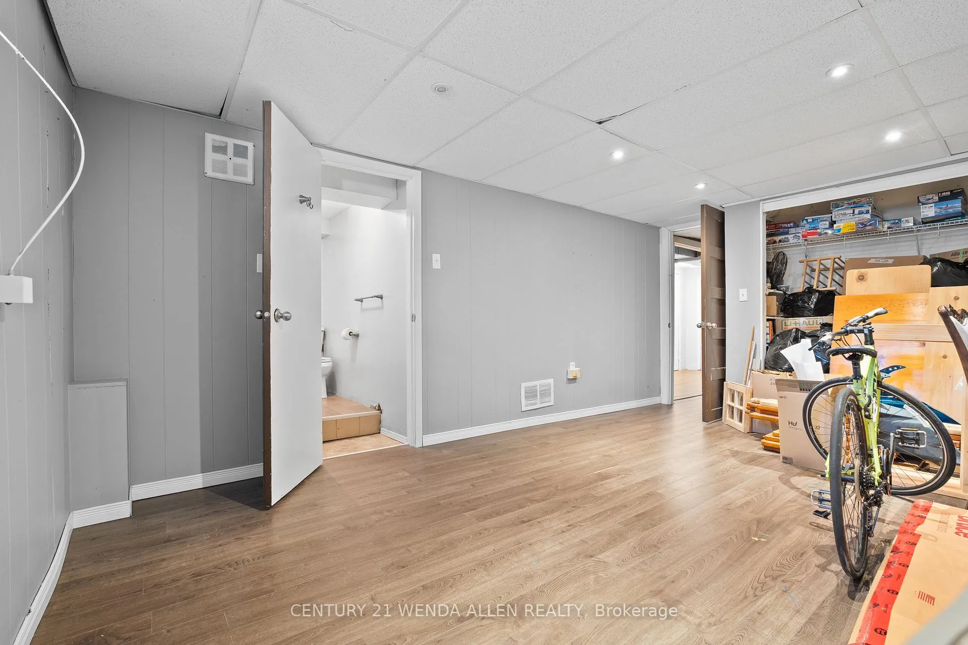 Photo 33 of 403 Fleetwood Drive, Oshawa, Eastdale — HOMEH